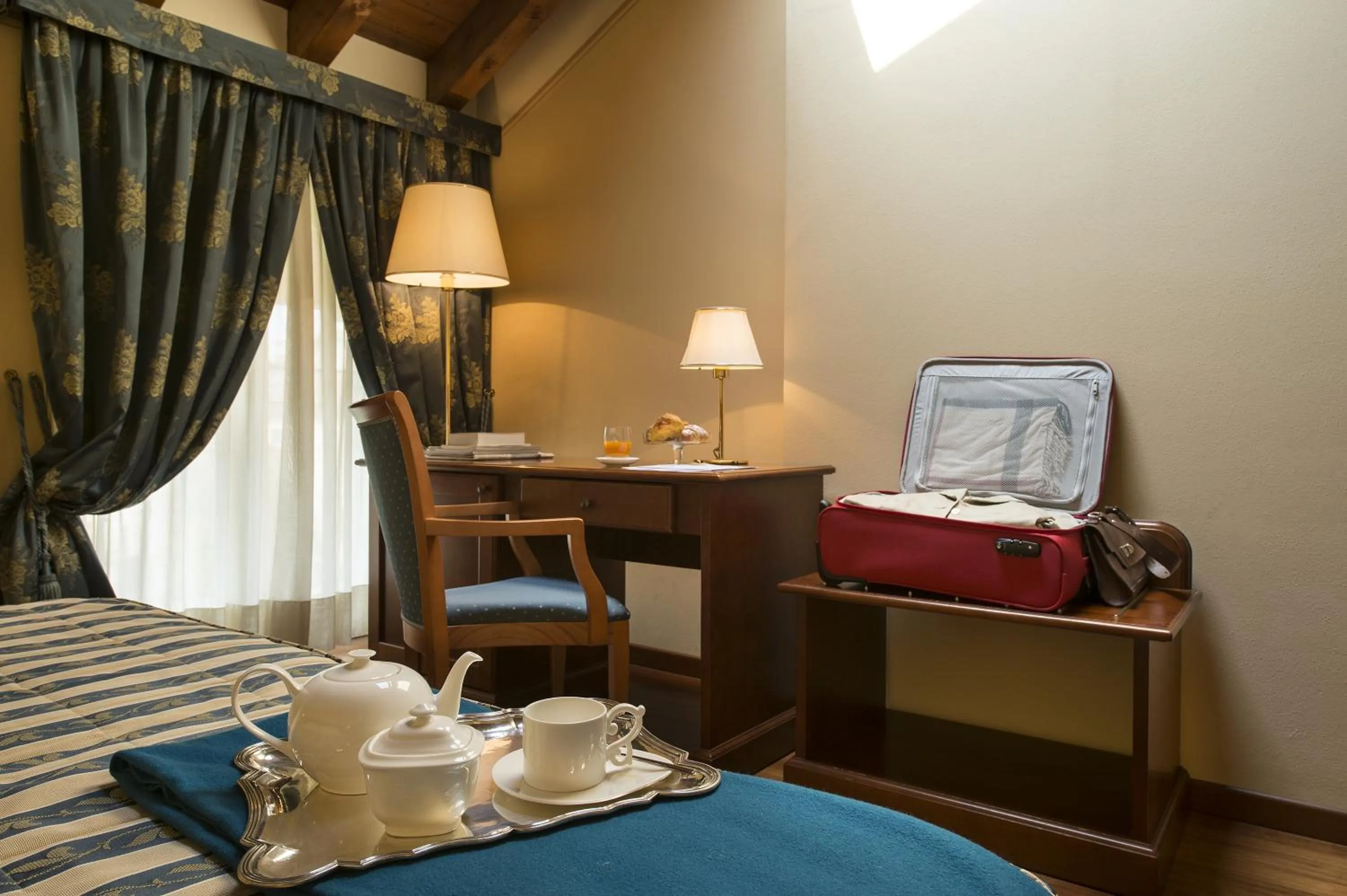 Photo of the whole room, Bed in Centro Paolo VI