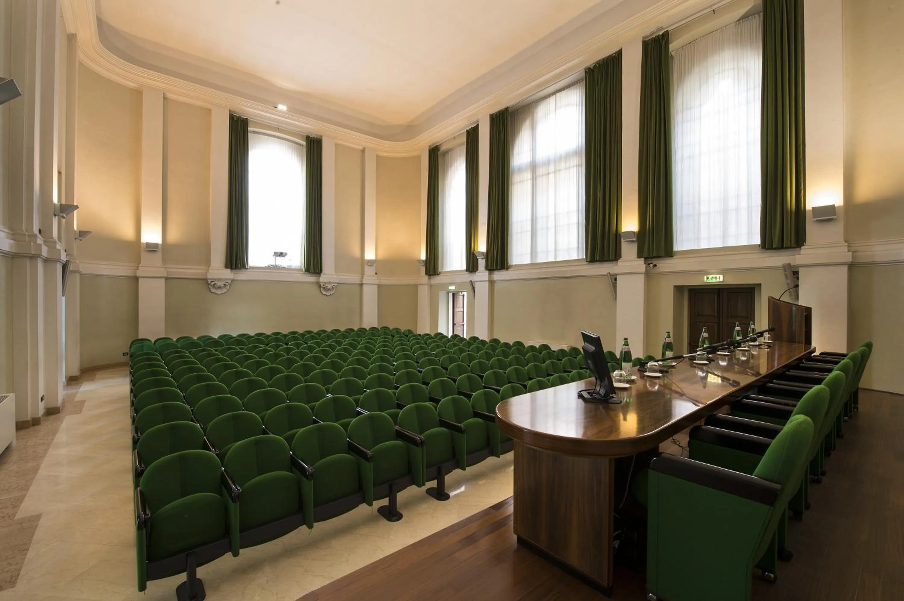 Business facilities in Centro Paolo VI