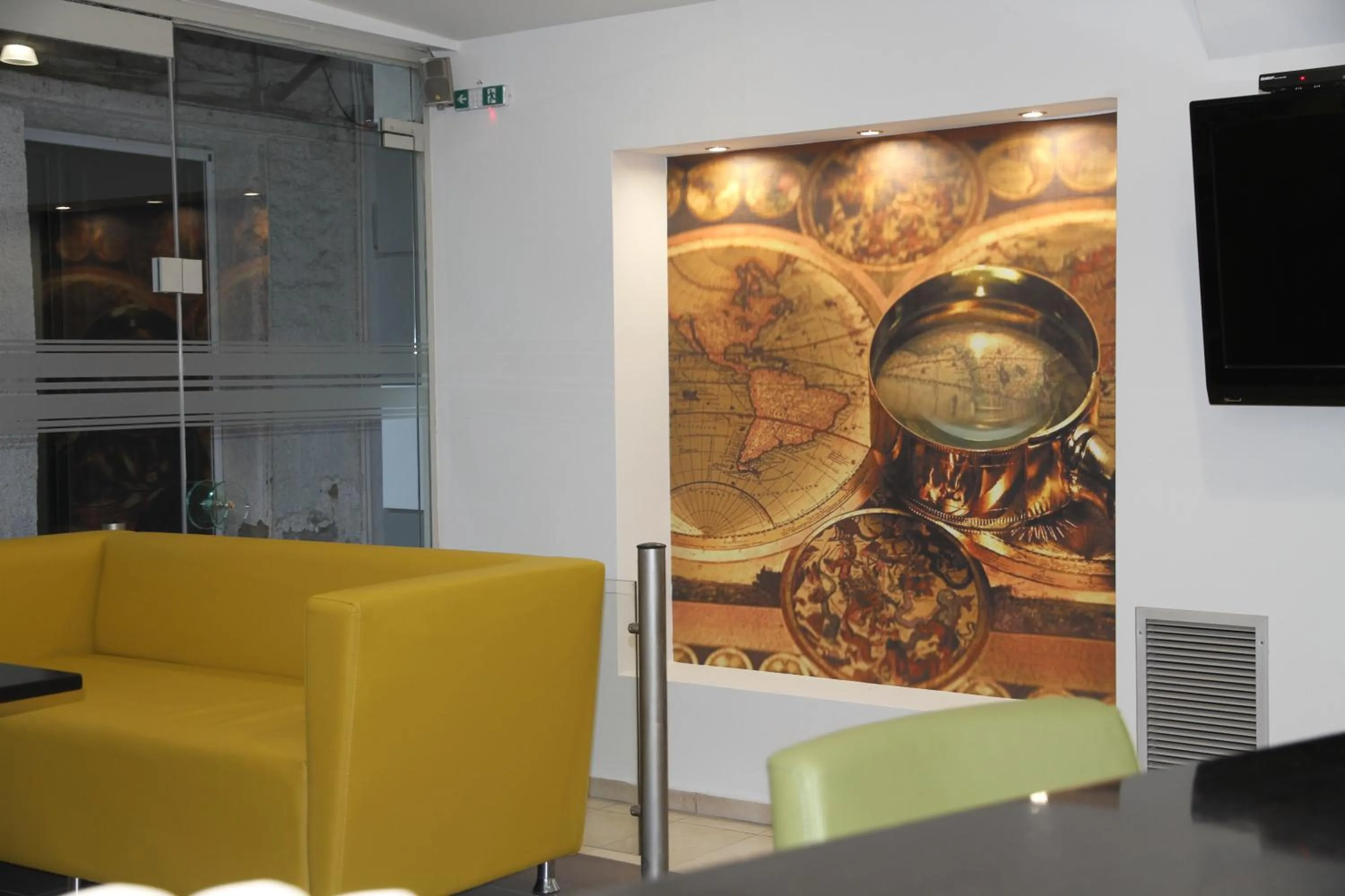 TV and multimedia in Hotel Selini