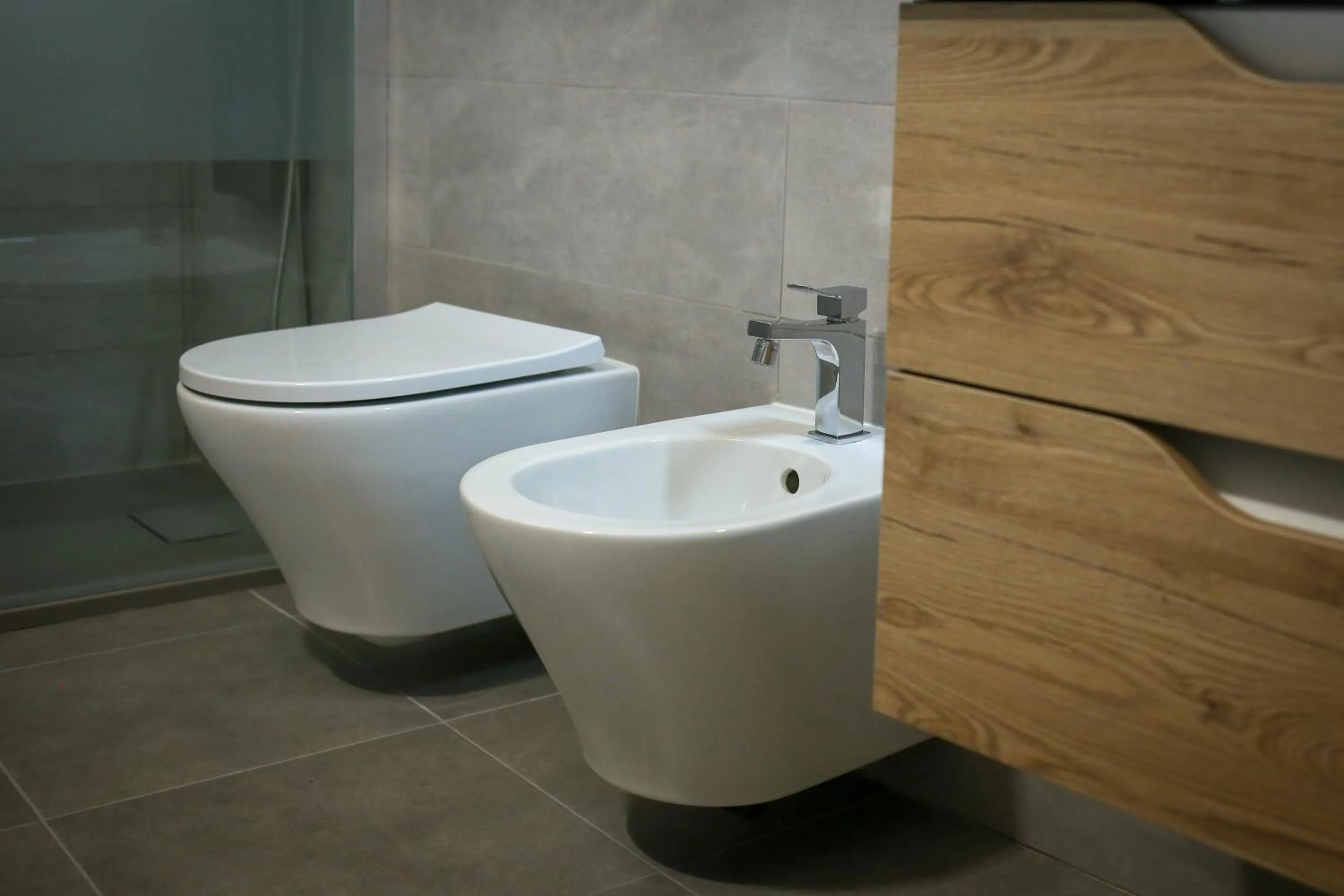 Shower in Maris Terra