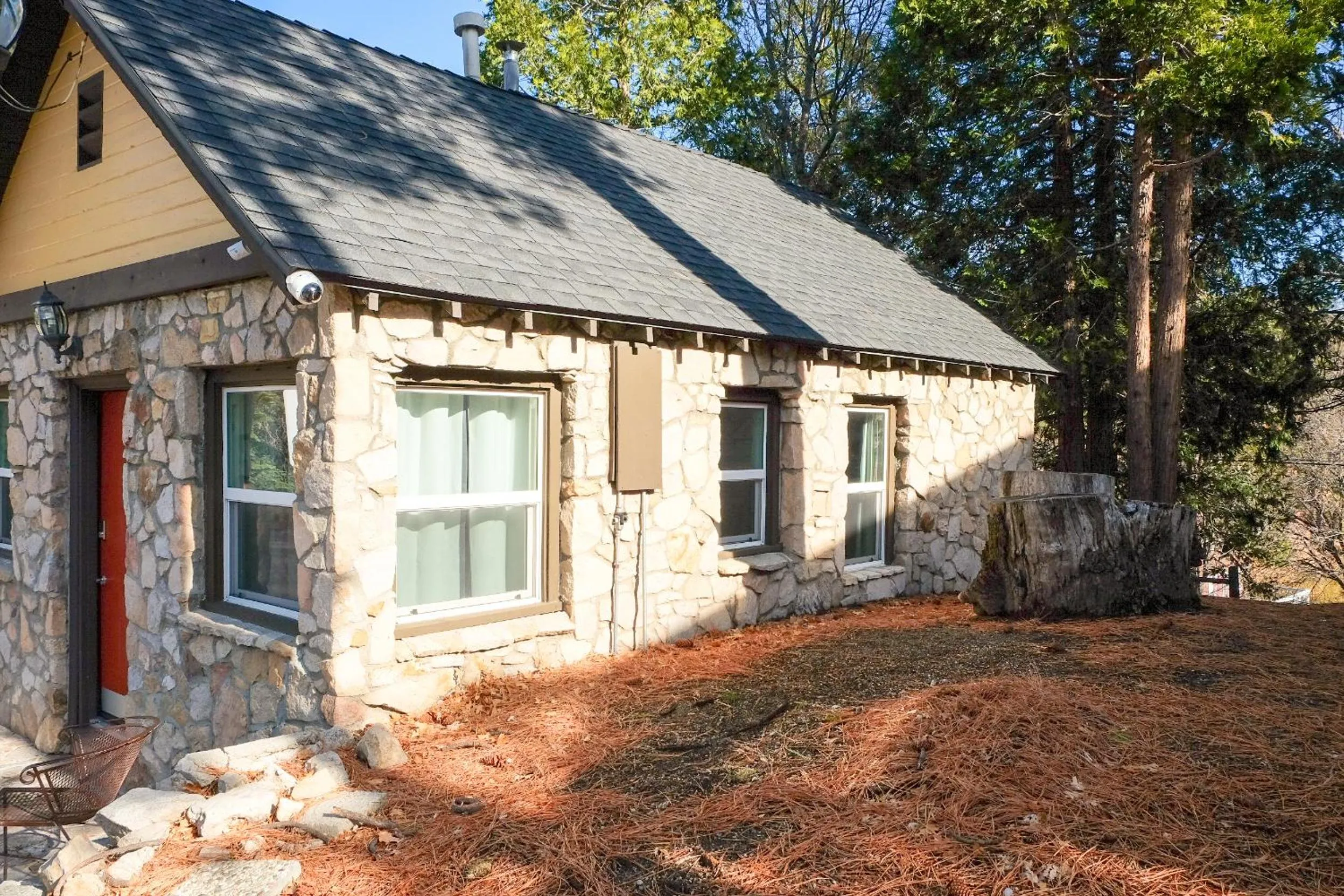 Property building in Sherwood Arms Motel