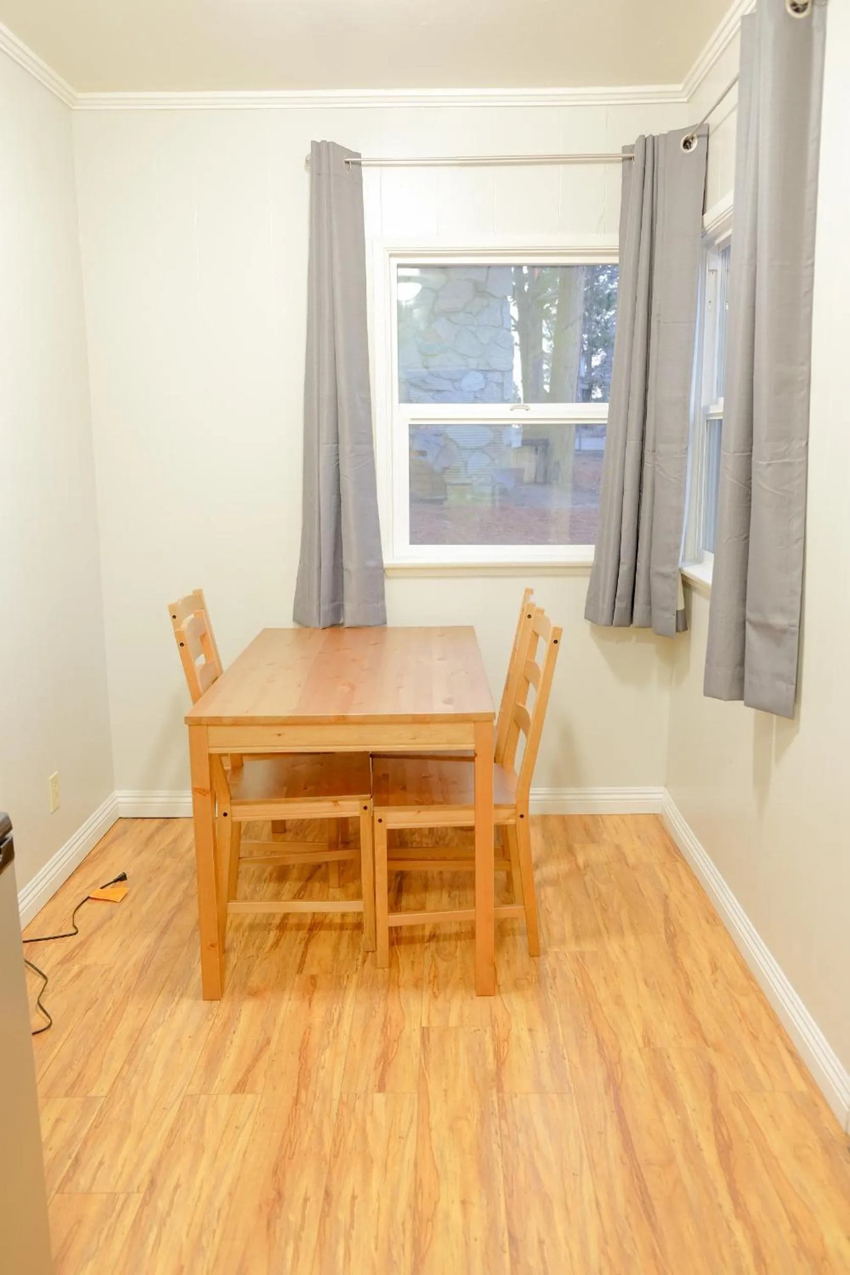 Dining area in Sherwood Arms Motel