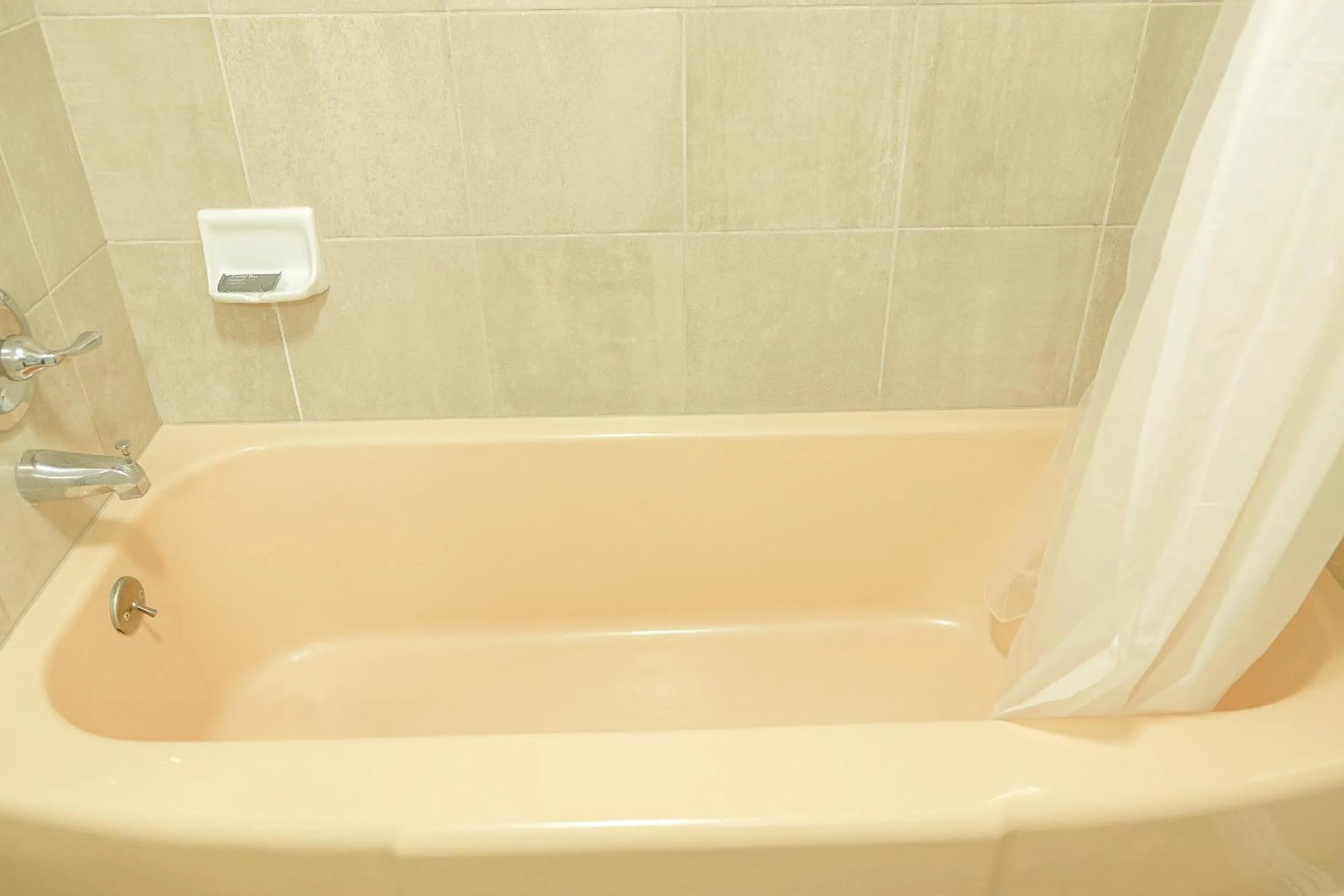 Bathroom in Sherwood Arms Motel