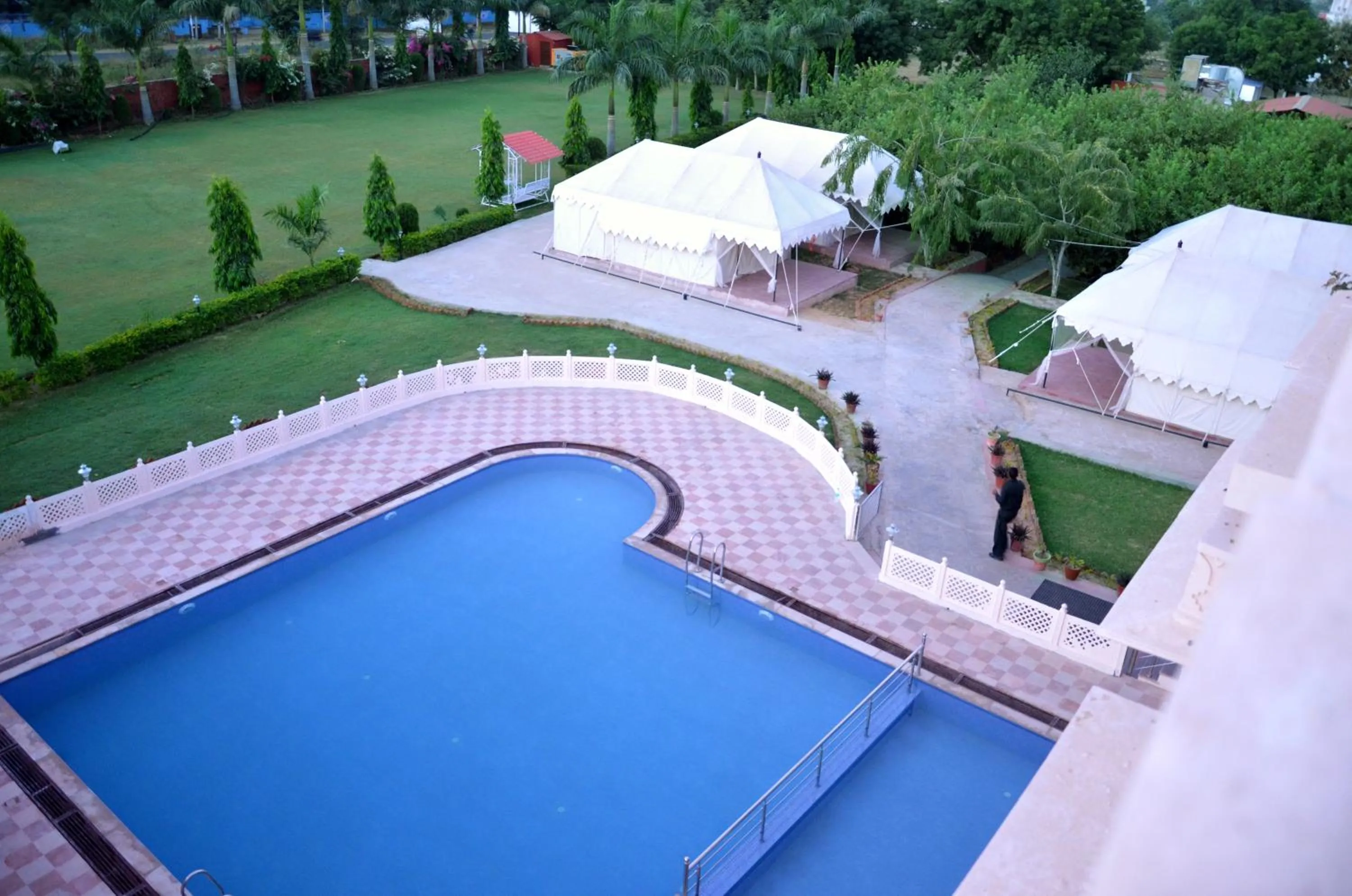 Swimming pool in Ranthambhore National Resort