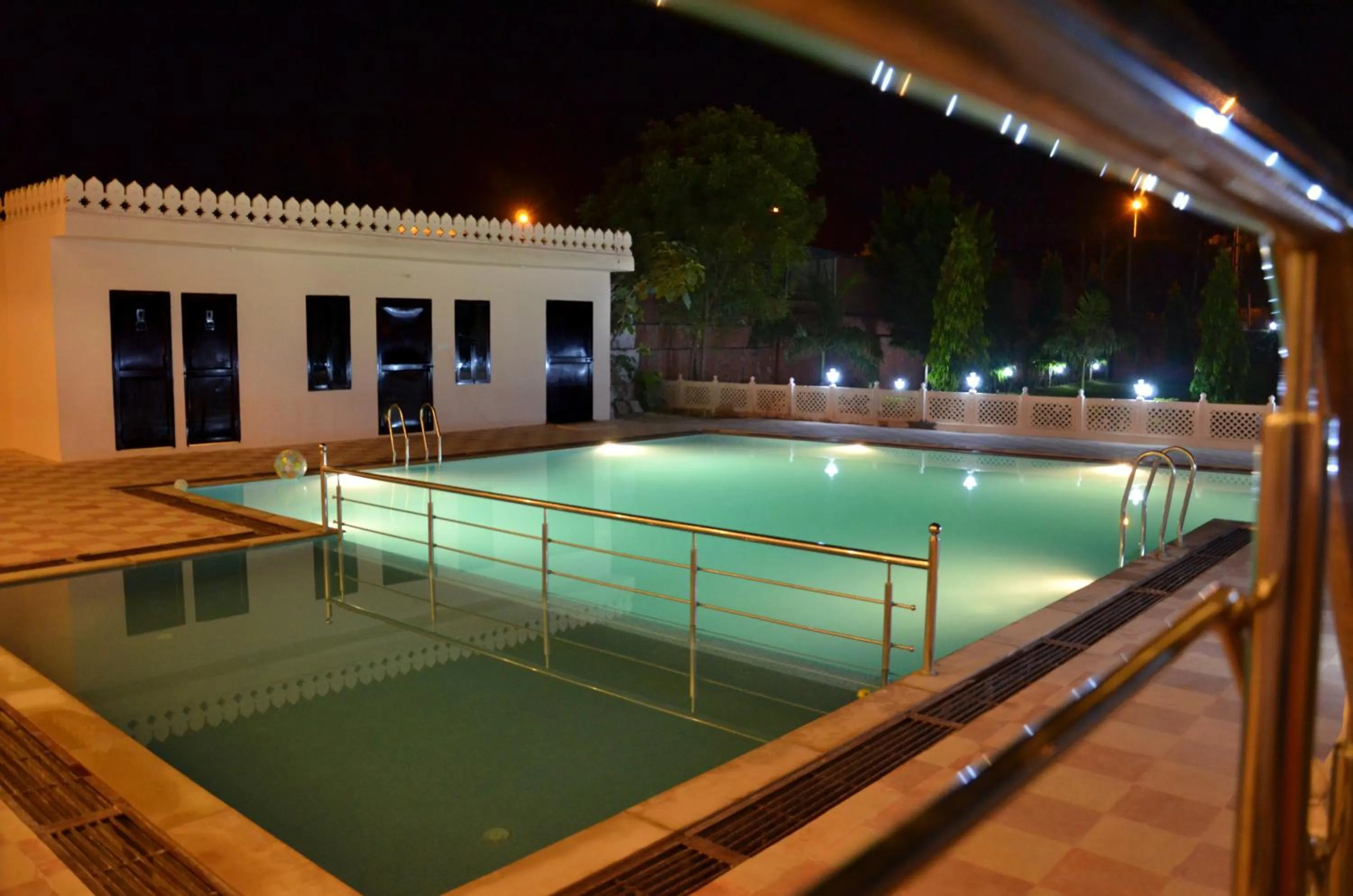 Swimming pool in Ranthambhore National Resort