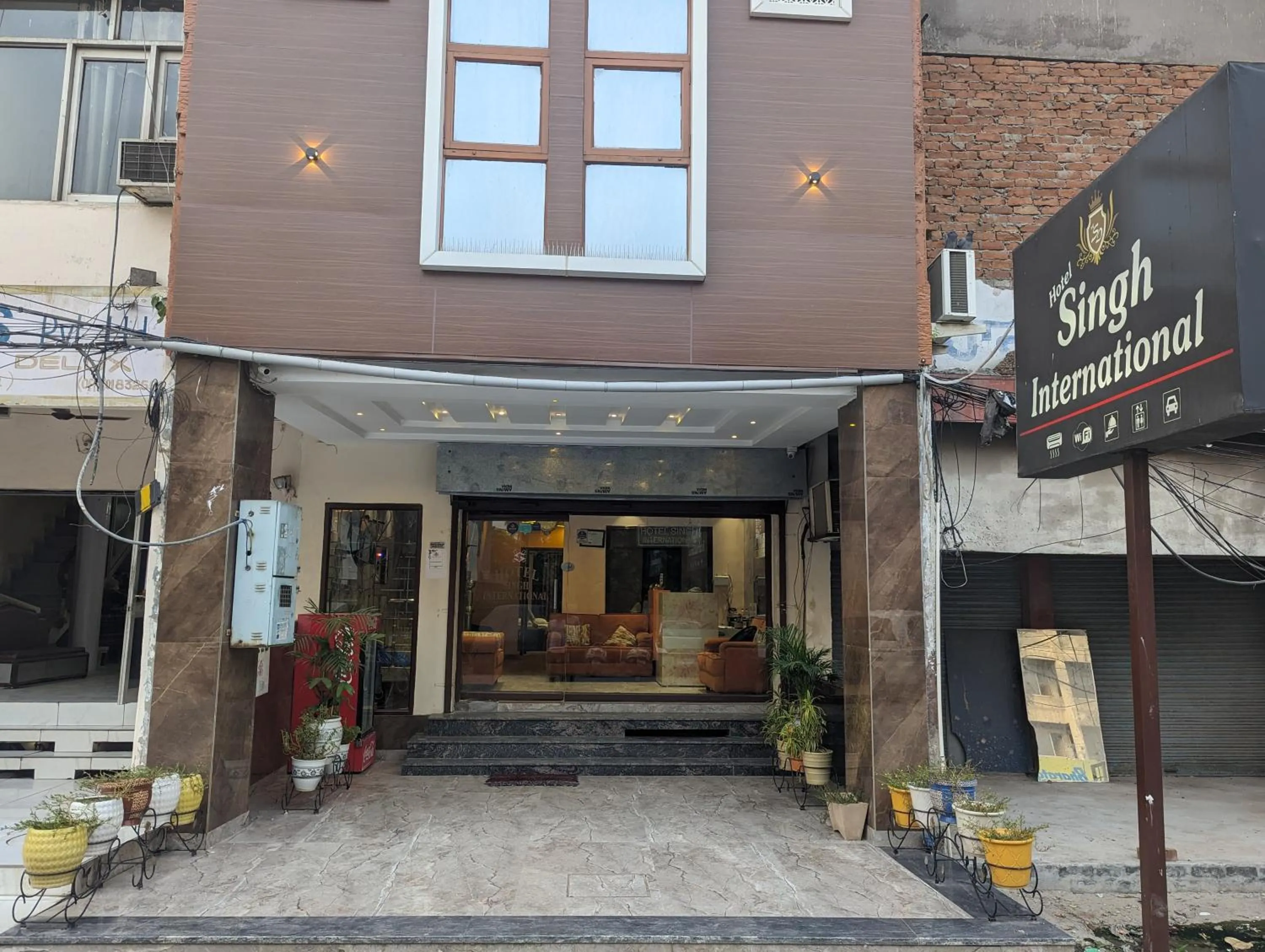 Property building in Hotel Singh International, Amritsar