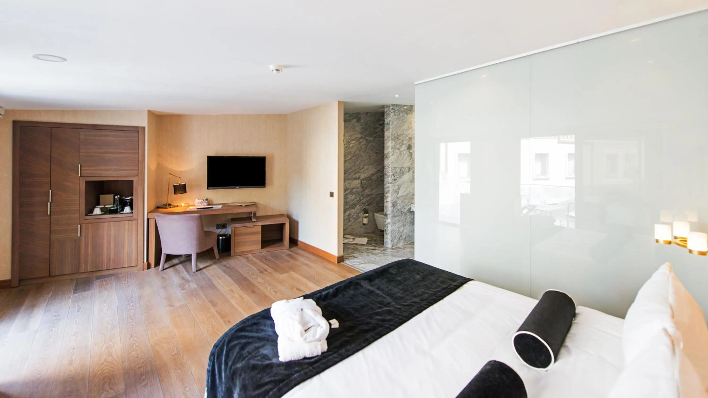 Photo of the whole room, Bed in Hotel Saint Sophia