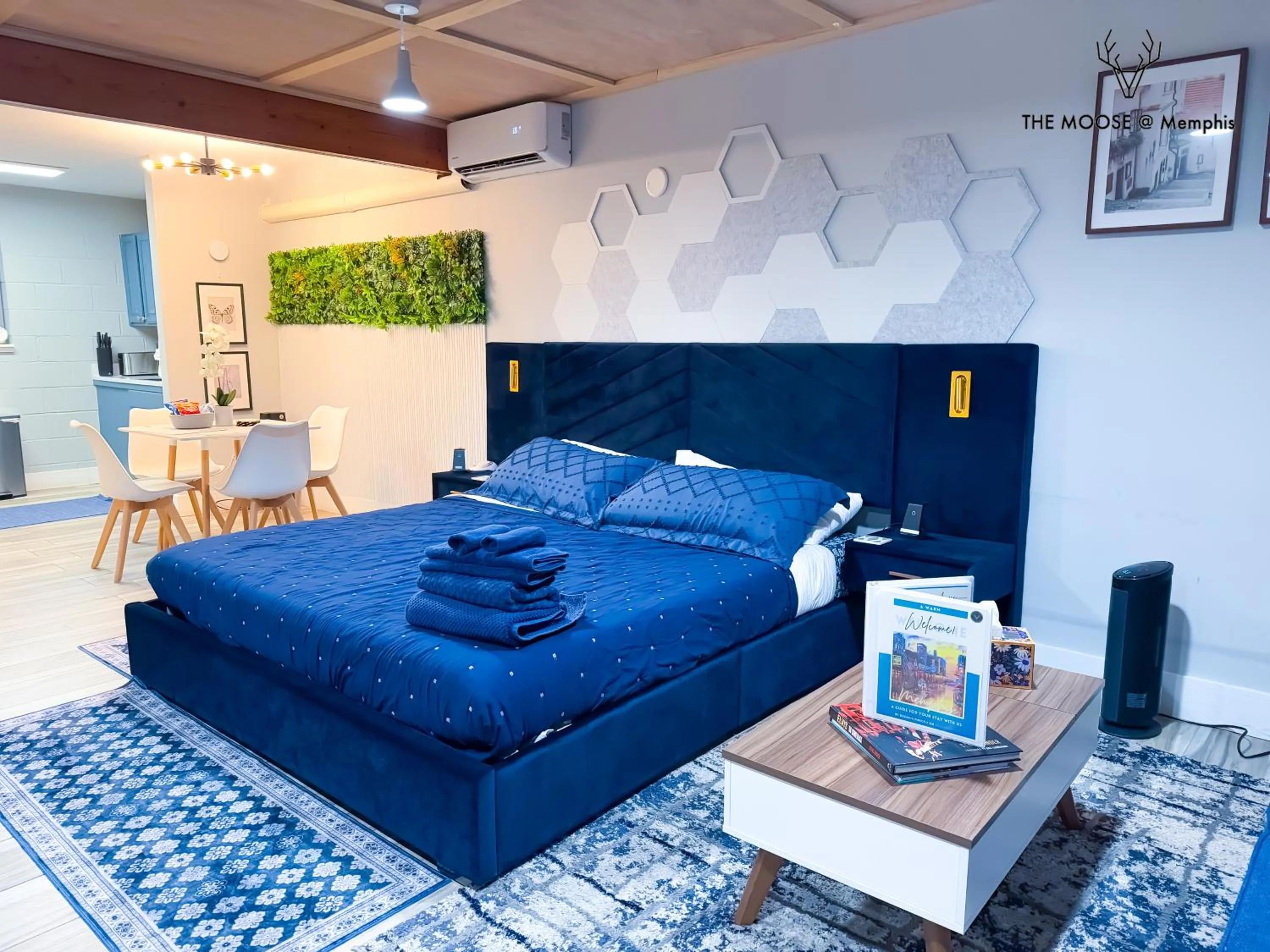 Bed in The Moose at Memphis Downtown & Victorian Village