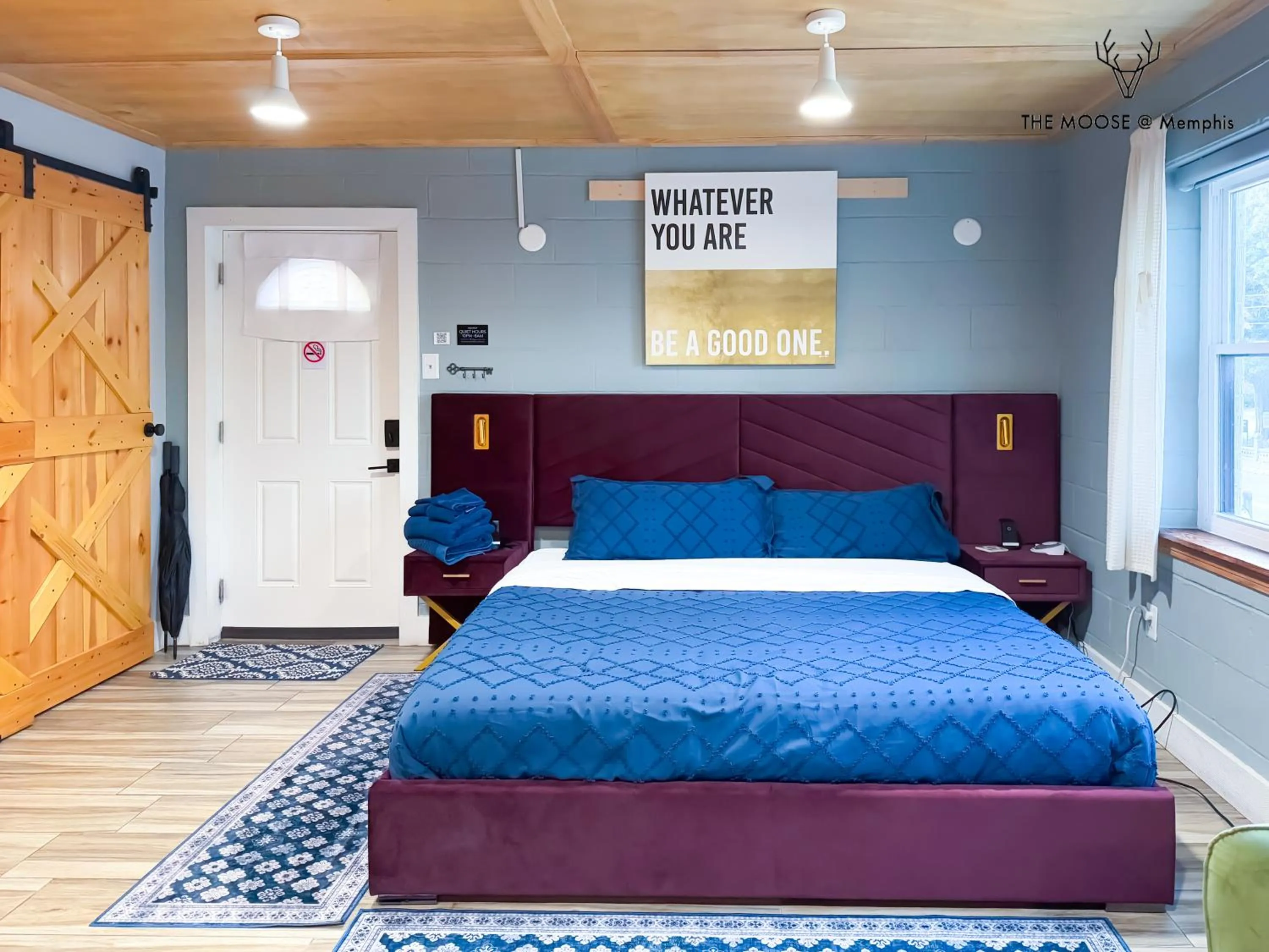 Bed in The Moose at Memphis Downtown & Victorian Village