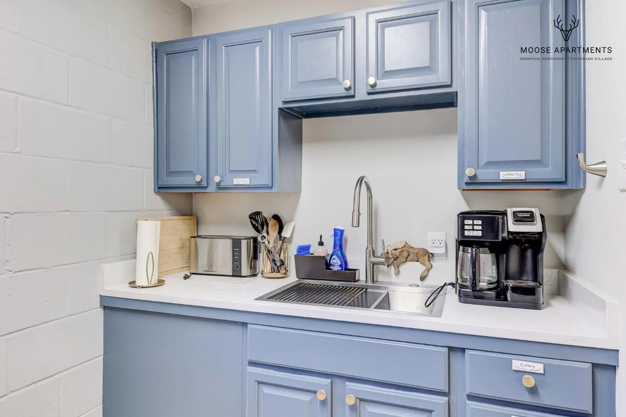 Coffee/tea facilities in The Moose at Memphis Downtown & Victorian Village