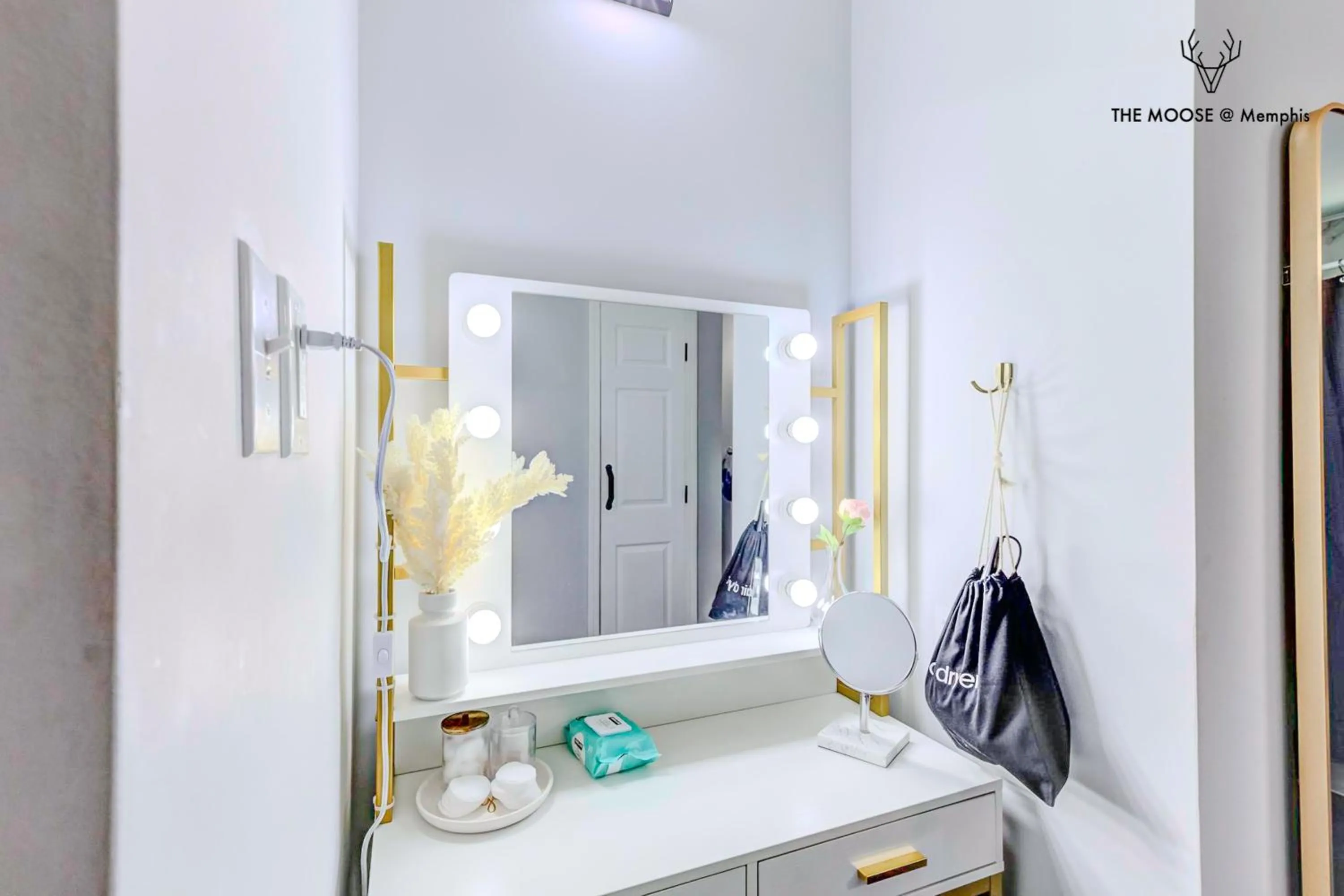 Bathroom in The Moose at Memphis Downtown & Victorian Village