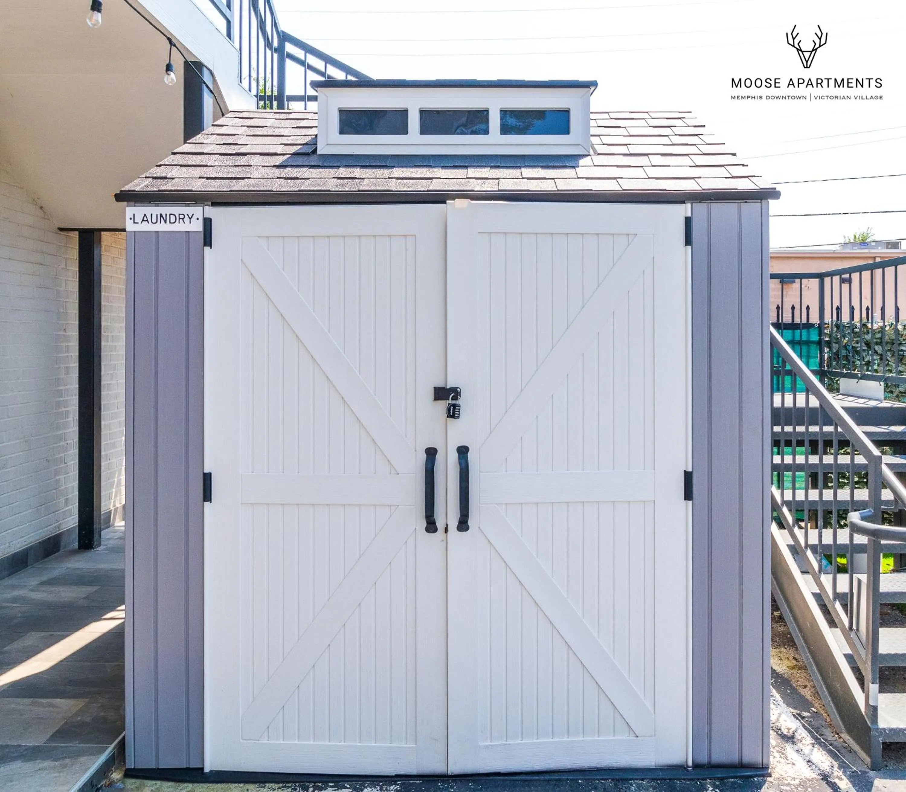 laundry in The Moose at Memphis Downtown & Victorian Village