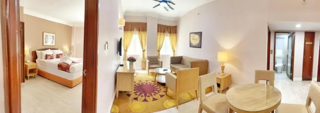 Three-Bedroom Suite in The Avenue M Three-Bedroom Suite in The Avenue M