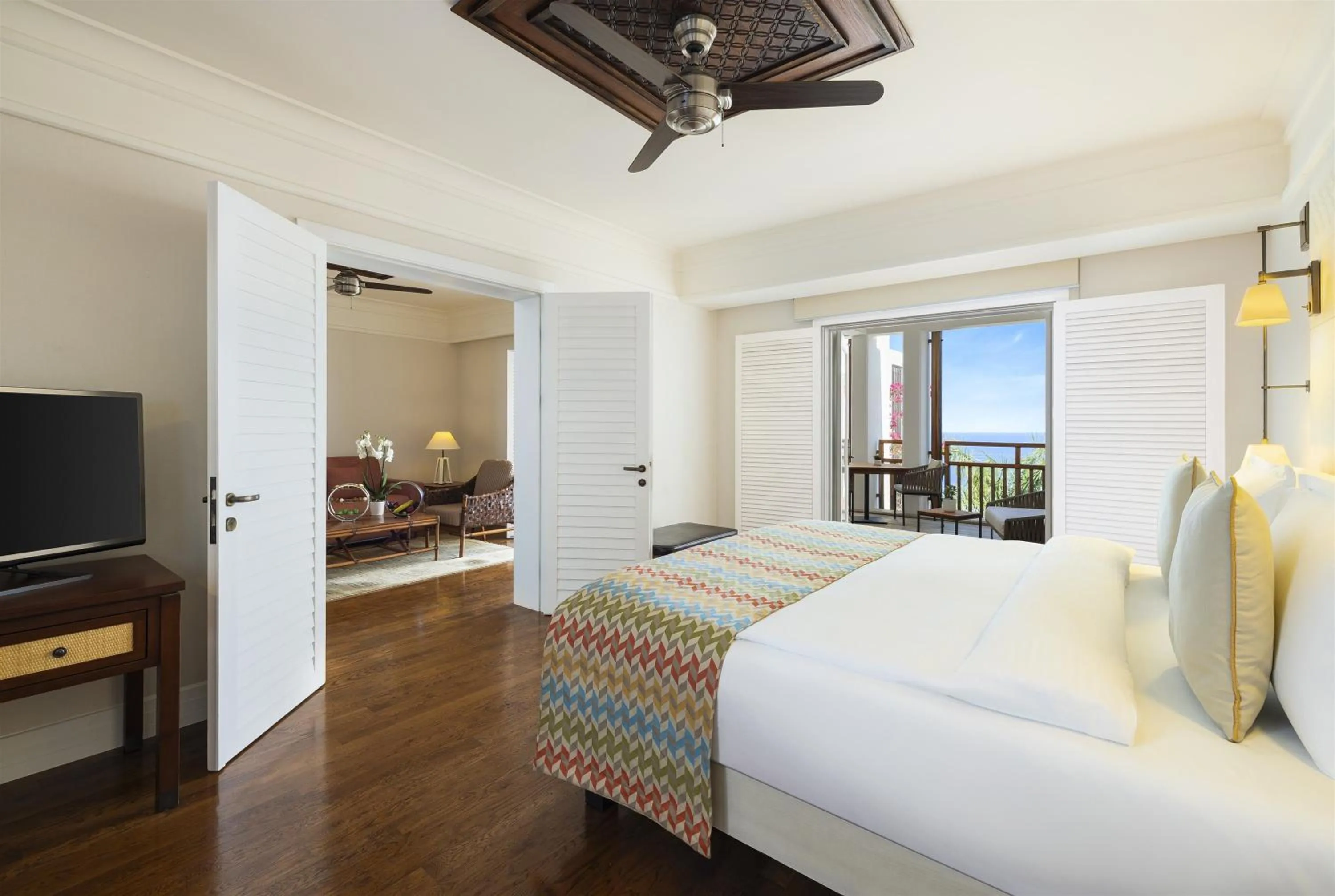 Communal lounge/ TV room, Bed in Kempinski Hotel Barbaros Bay Bodrum