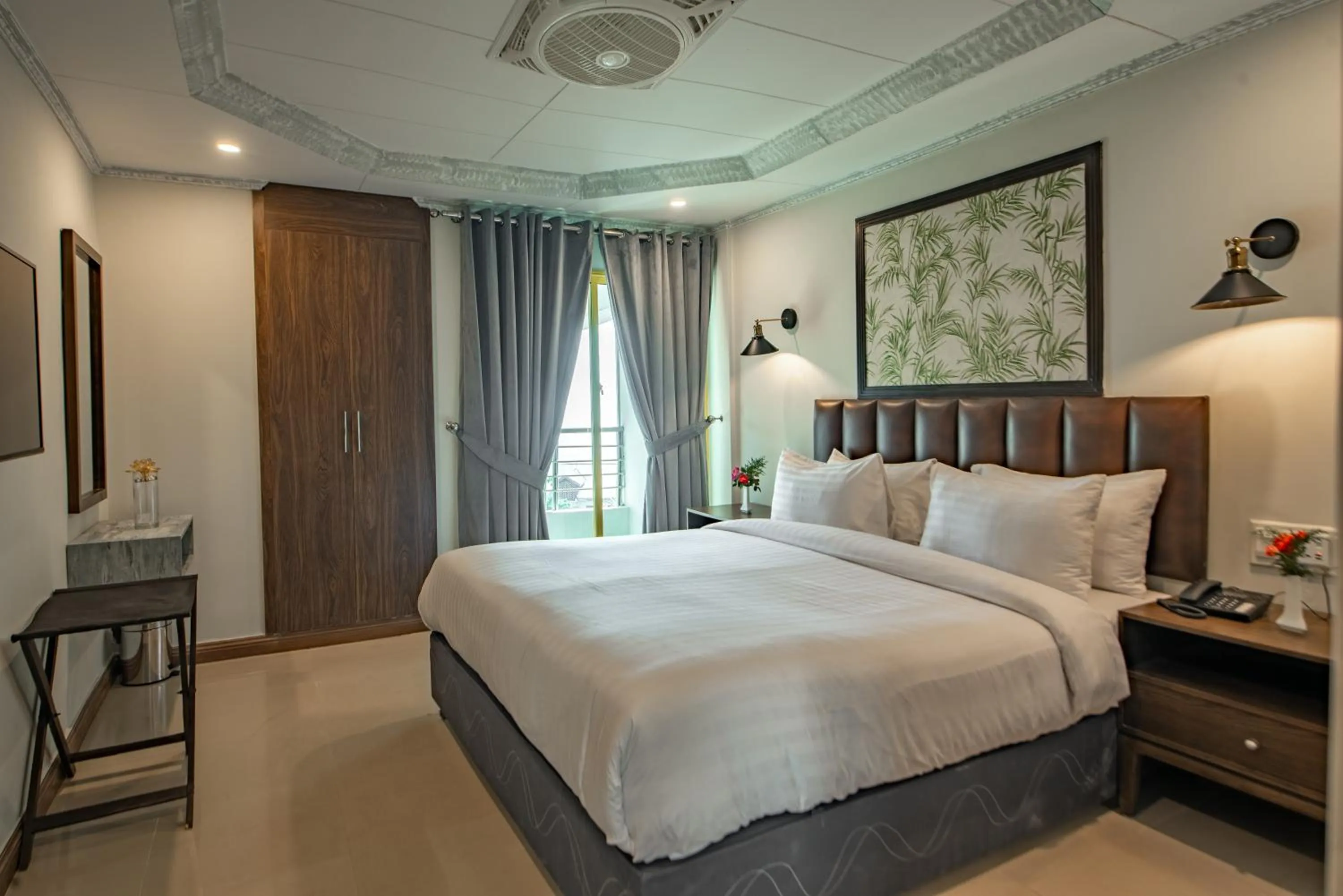 Bedroom, Bed in Cecil Murree