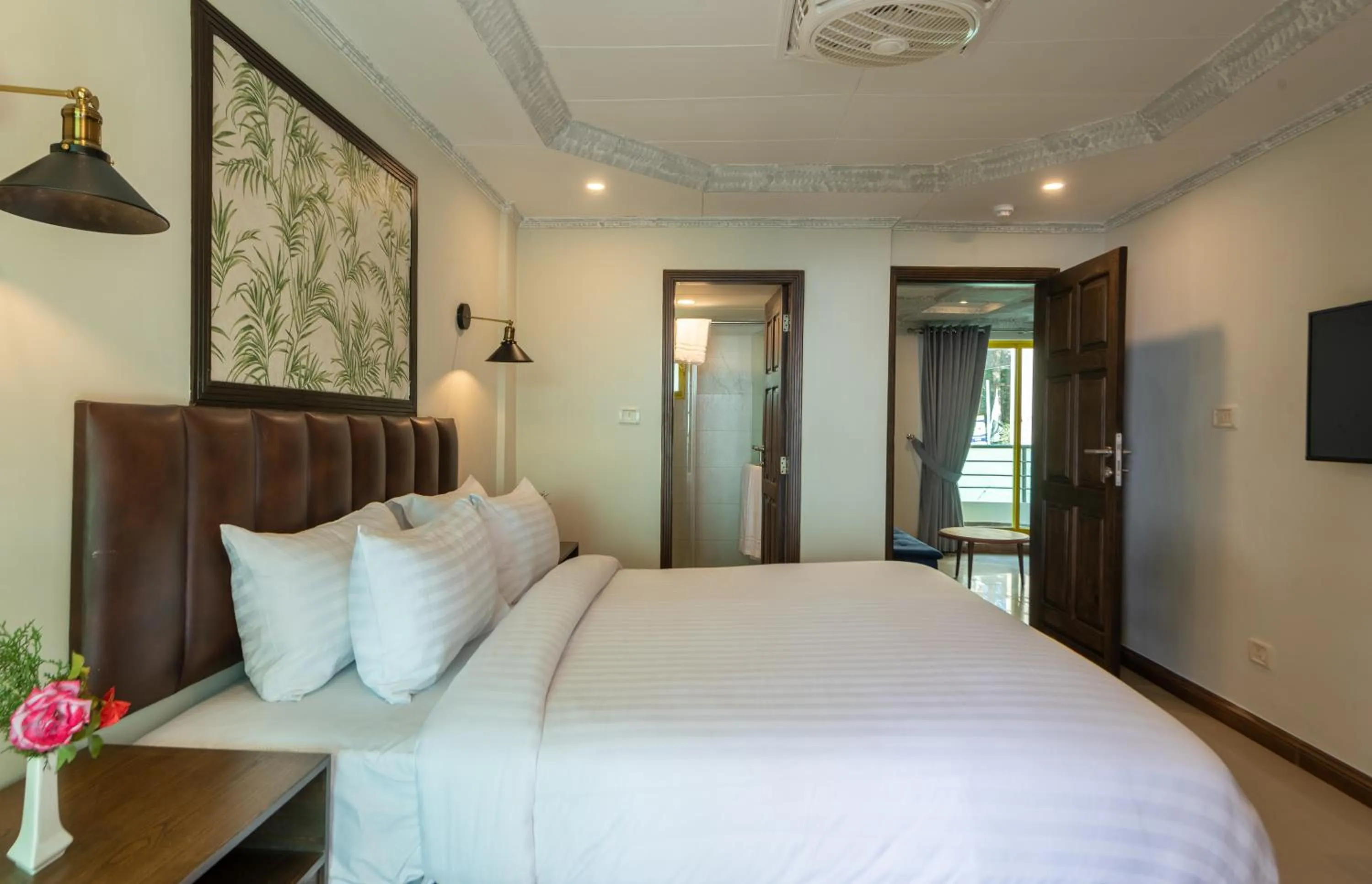 Bedroom, Bed in Cecil Murree