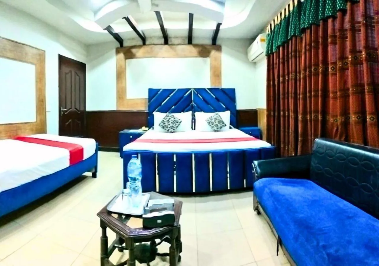 Bed in Quick continental Hotel - Jail Road