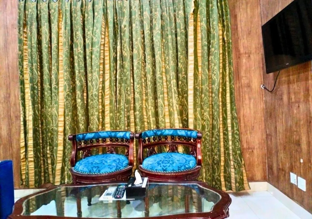 TV and multimedia in Quick continental Hotel - Jail Road