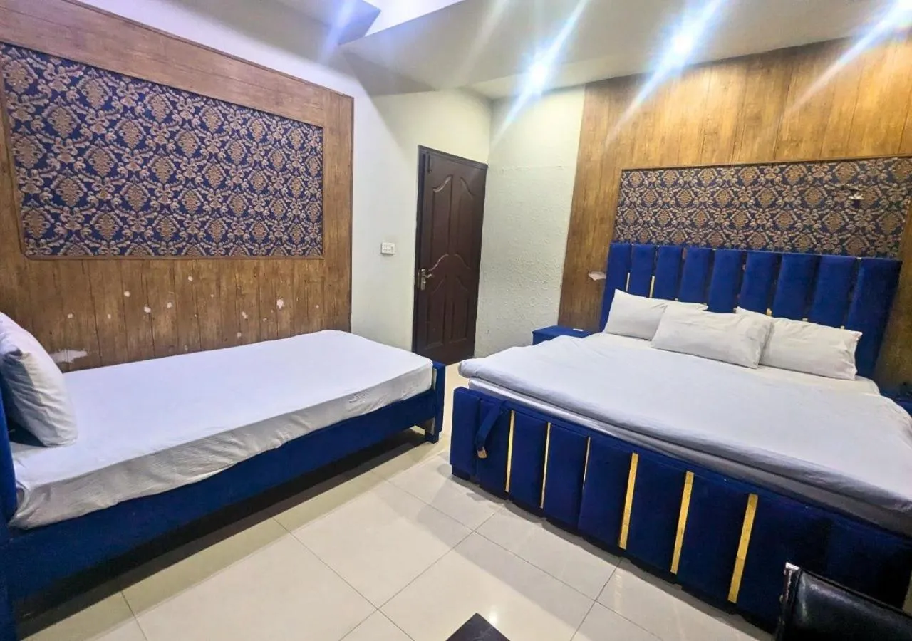 Bed in Quick continental Hotel - Jail Road