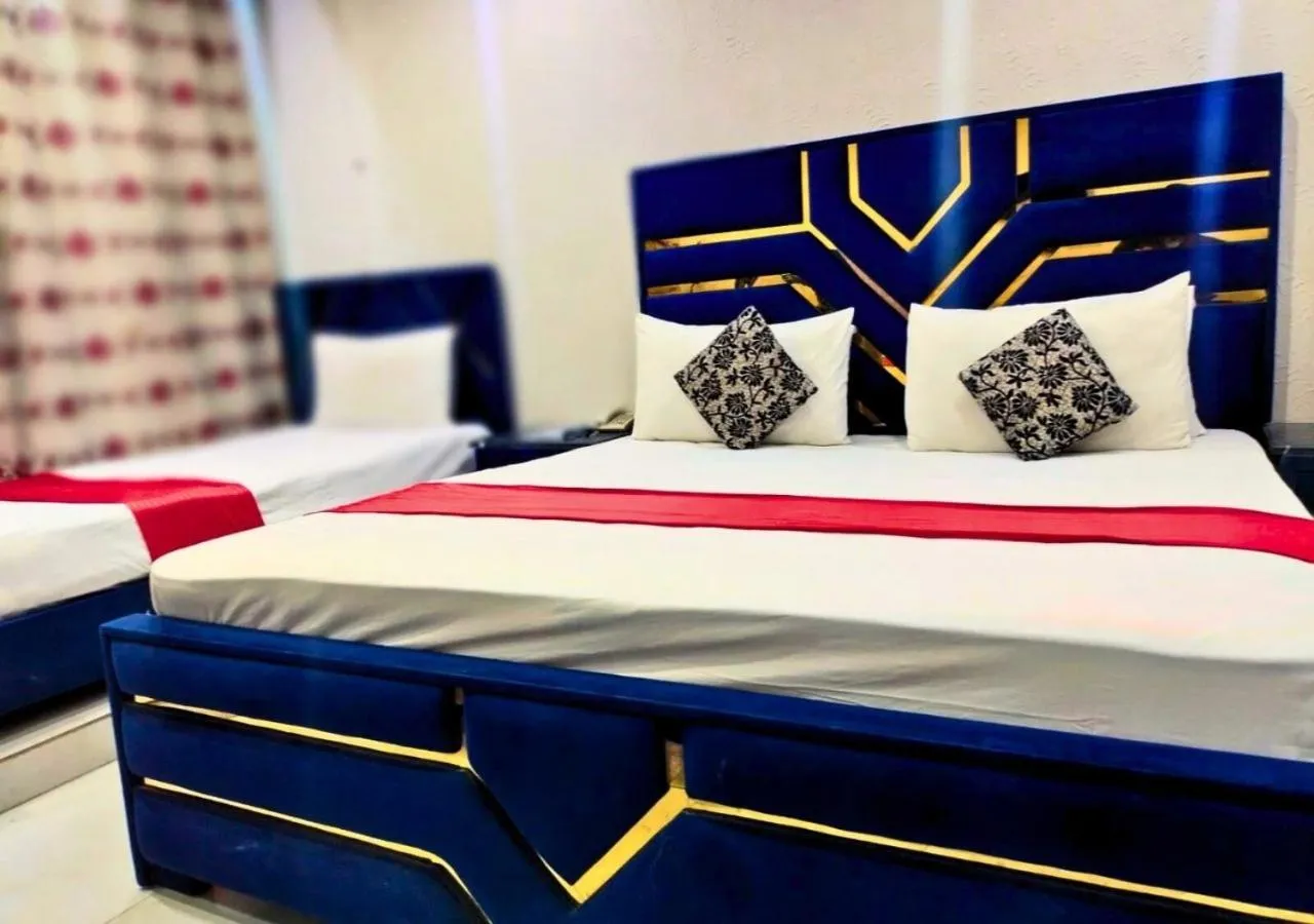 Bed in Quick continental Hotel - Jail Road