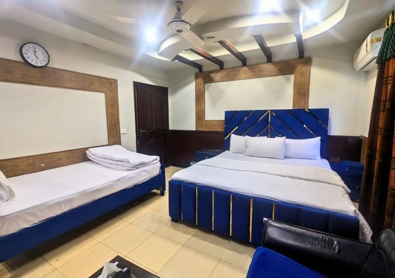 Photo of the whole room, Bed in Quick continental Hotel - Jail Road