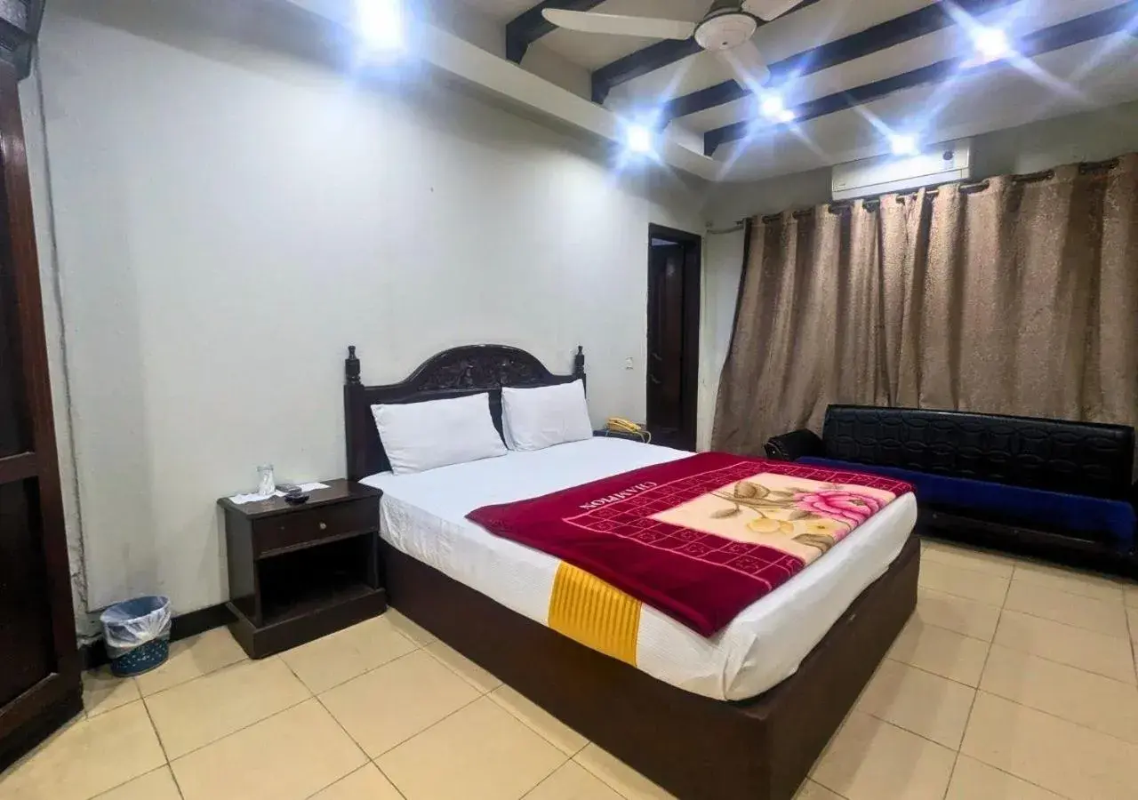 Standard Triple Room in Quick continental Hotel - Jail Road Standard Triple Room in Quick continental Hotel - Jail Road