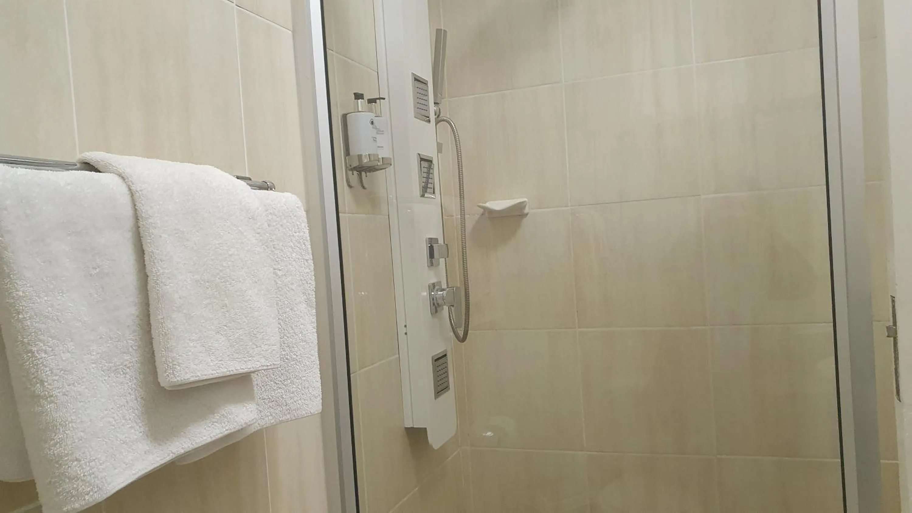 Bathroom in Mountain View International Hotel - Eswatini