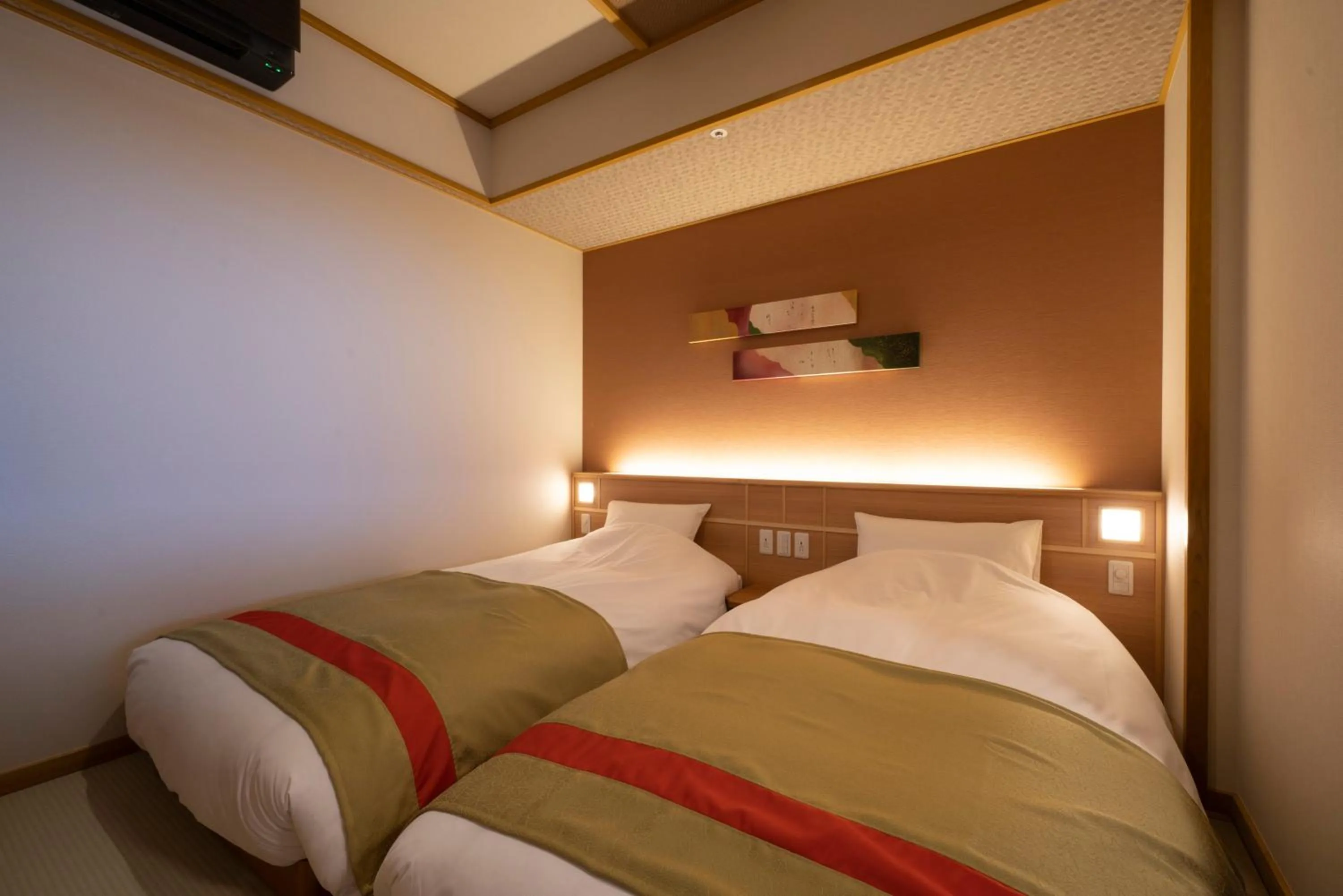 Bed in Kyoto Umekoji Kadensho