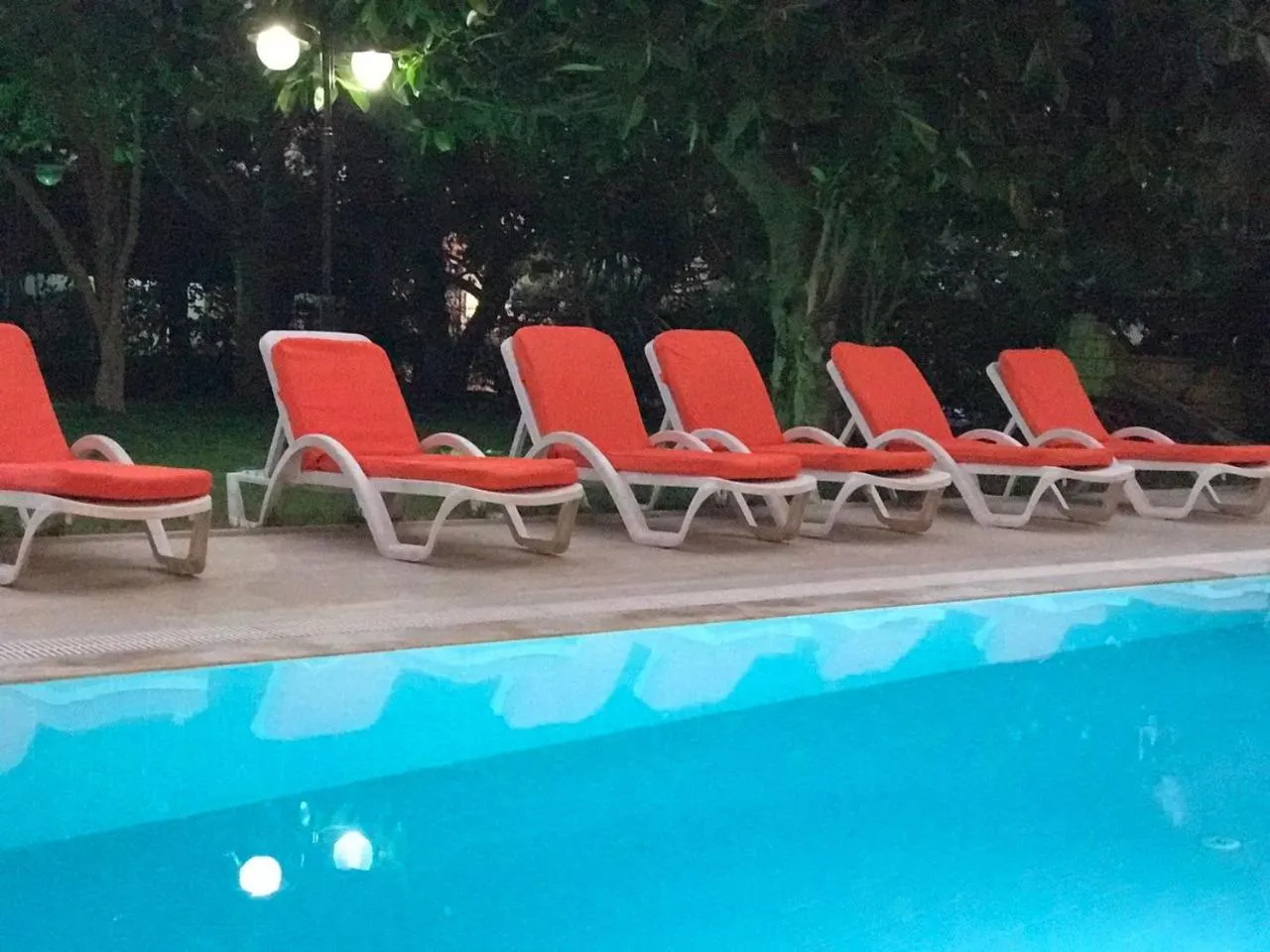 Swimming pool in Suite Laguna Otel