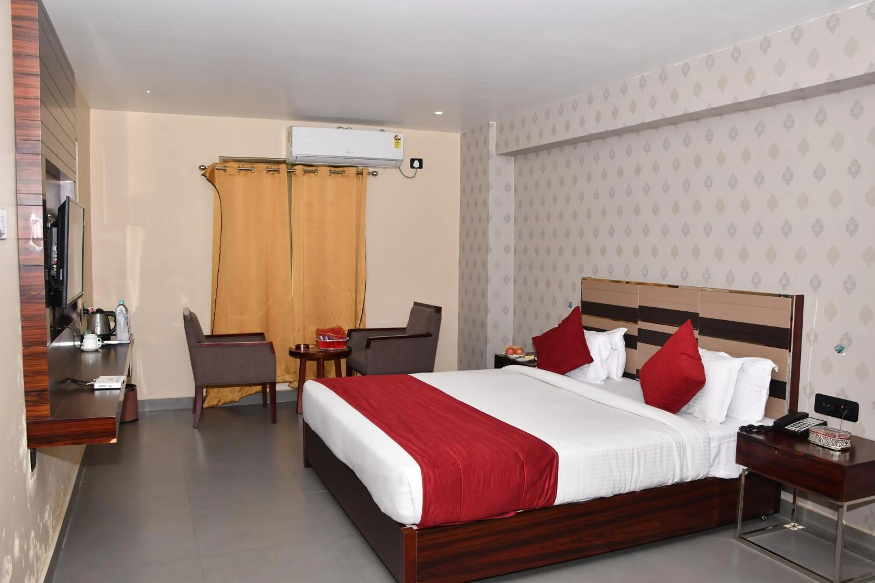 Bedroom, Bed in Chinmaye Inn