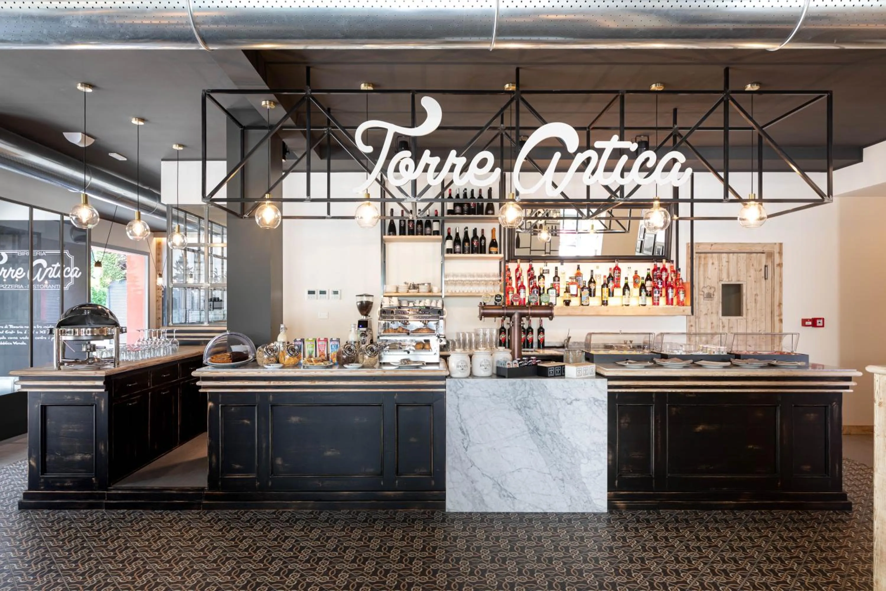 Restaurant/places to eat in Torre Antica Venice Airport Hotel