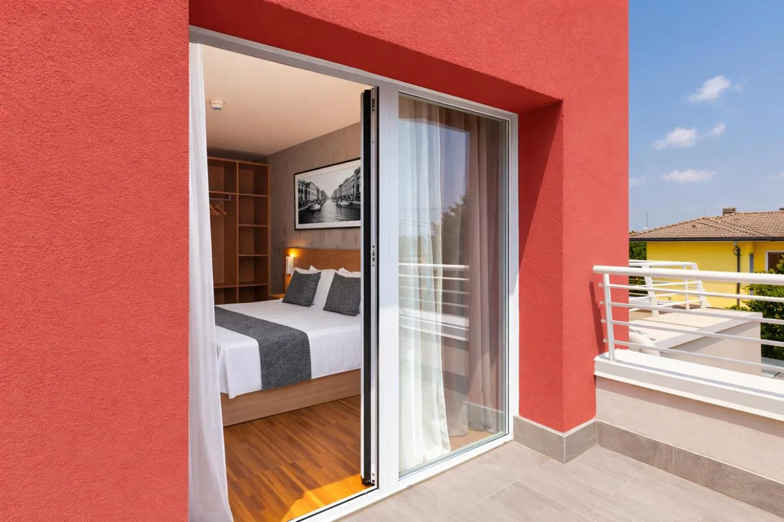 Balcony/Terrace, Bed in Torre Antica Venice Airport Hotel