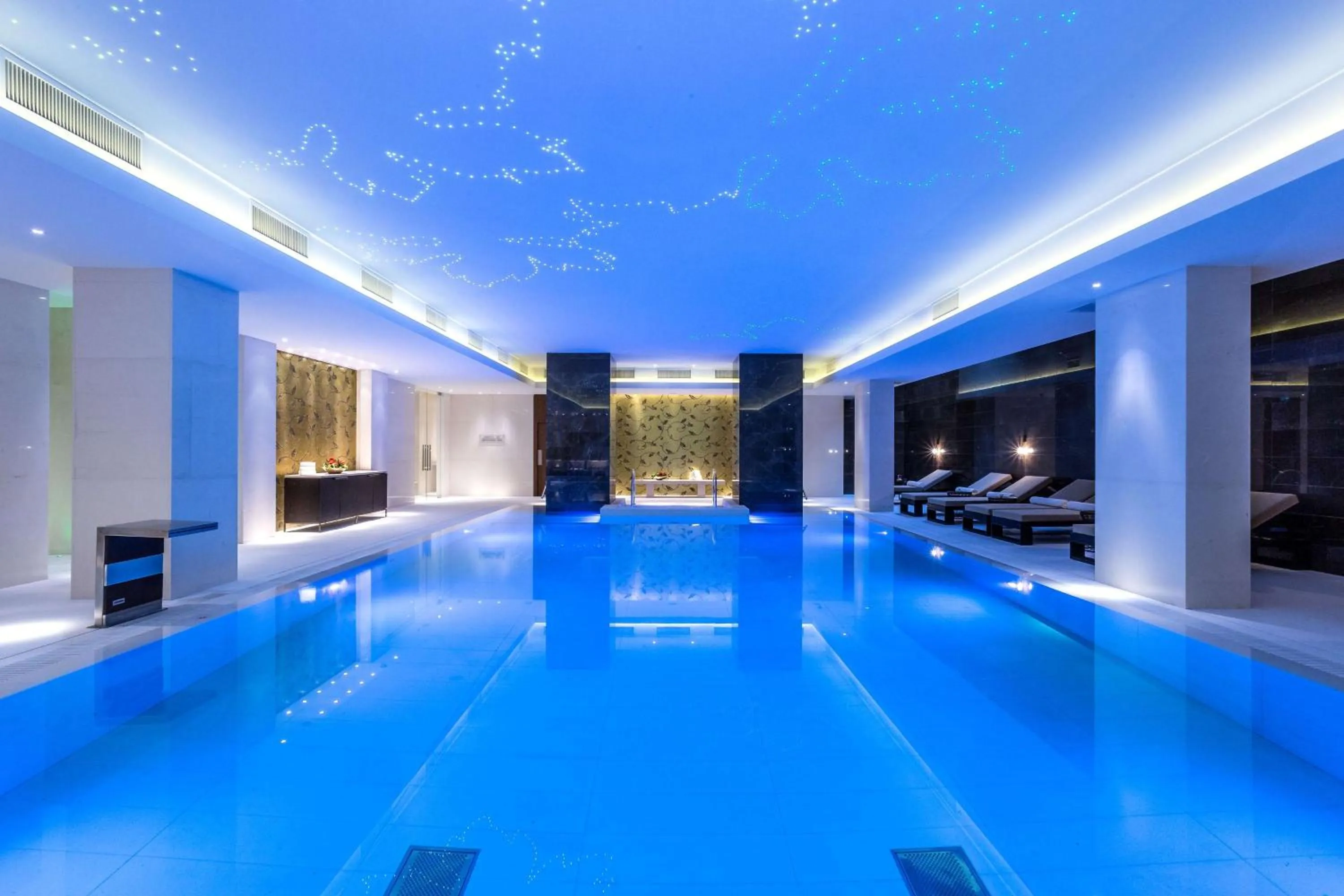 Pool view in Hilton Kyiv