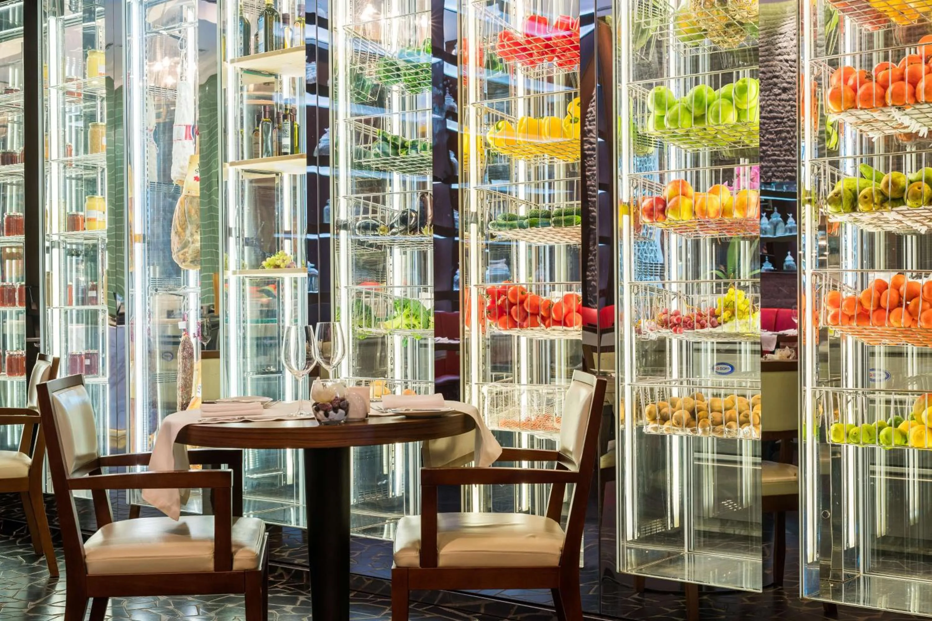 Restaurant/places to eat in Hilton Kyiv