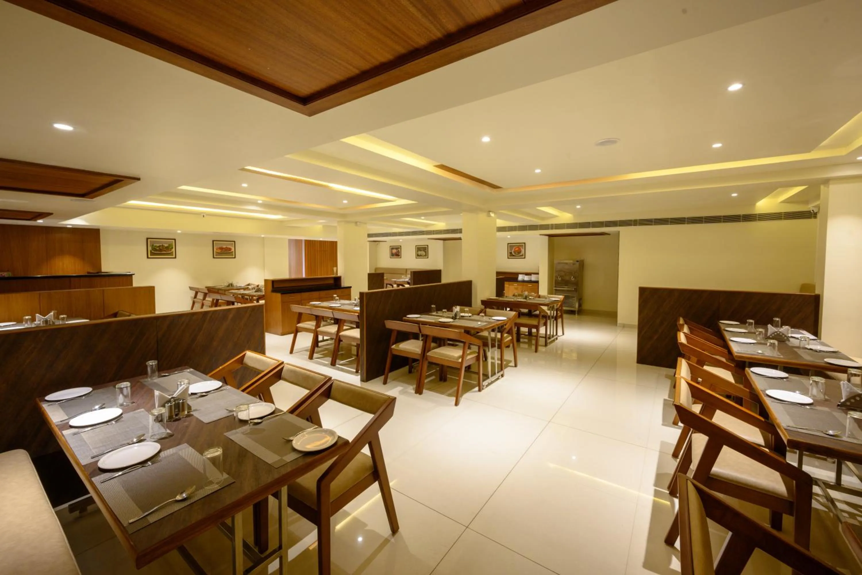 Restaurant/places to eat in Chithara Comforts