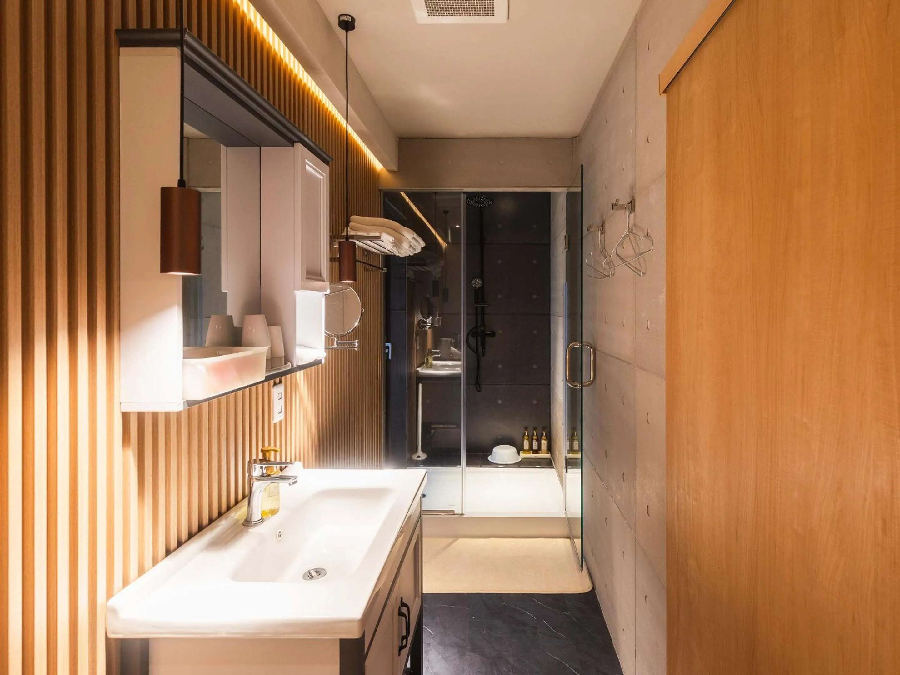 Shower in SPRINGS VILLAGE 足柄 丹沢温泉リゾート＆グランピング