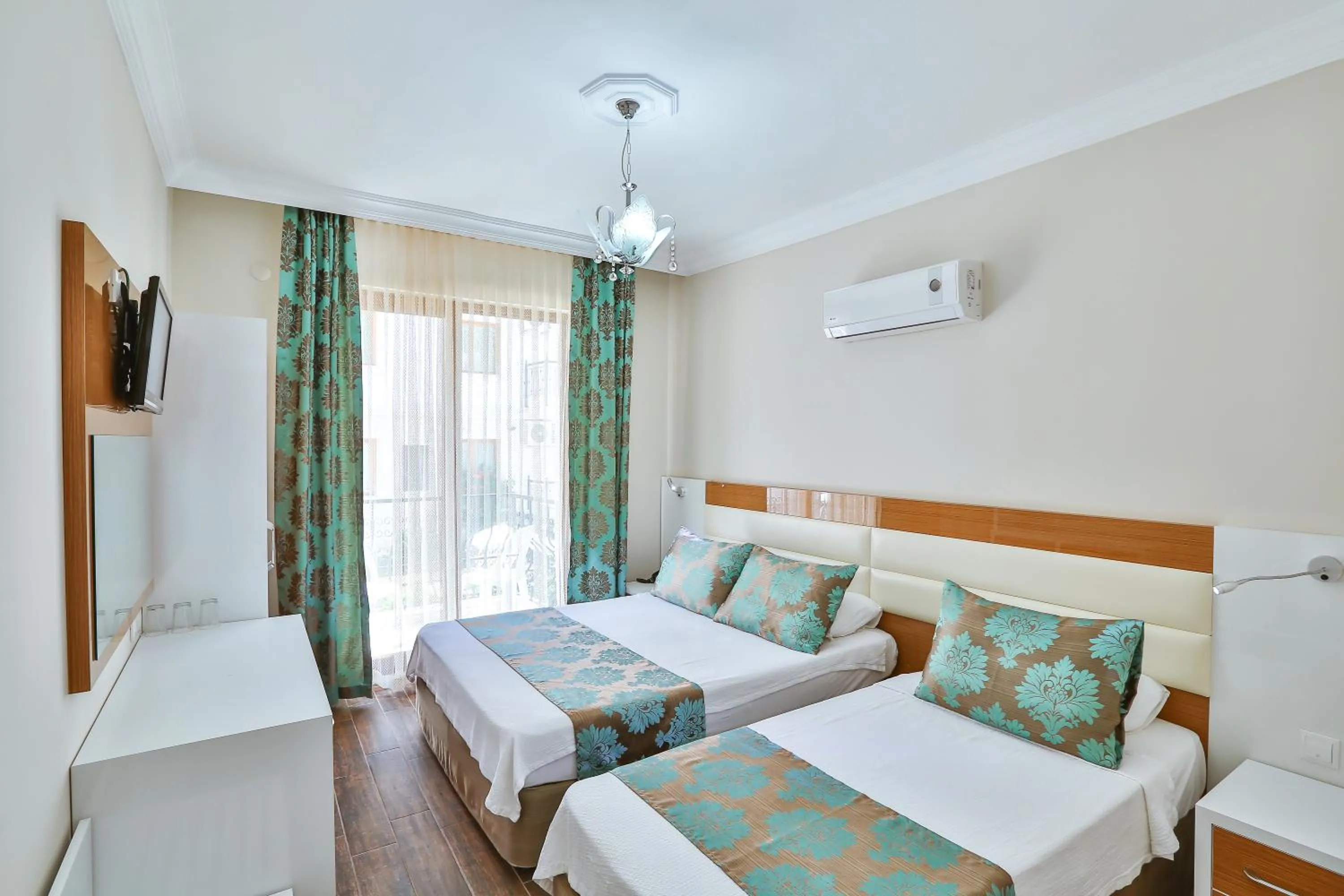 Bedroom, Bed in Hotel Kayahan