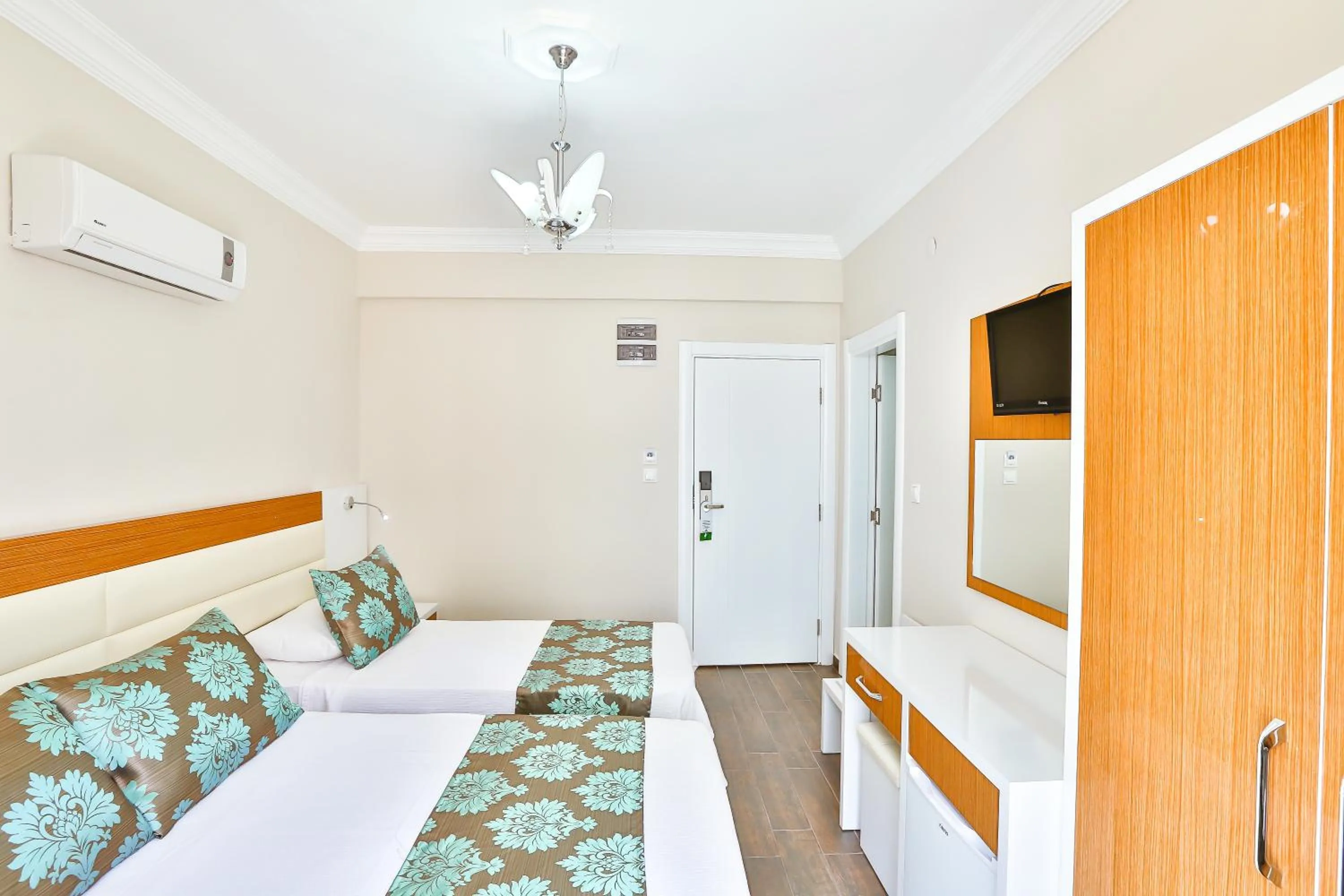 Bedroom, Bed in Hotel Kayahan