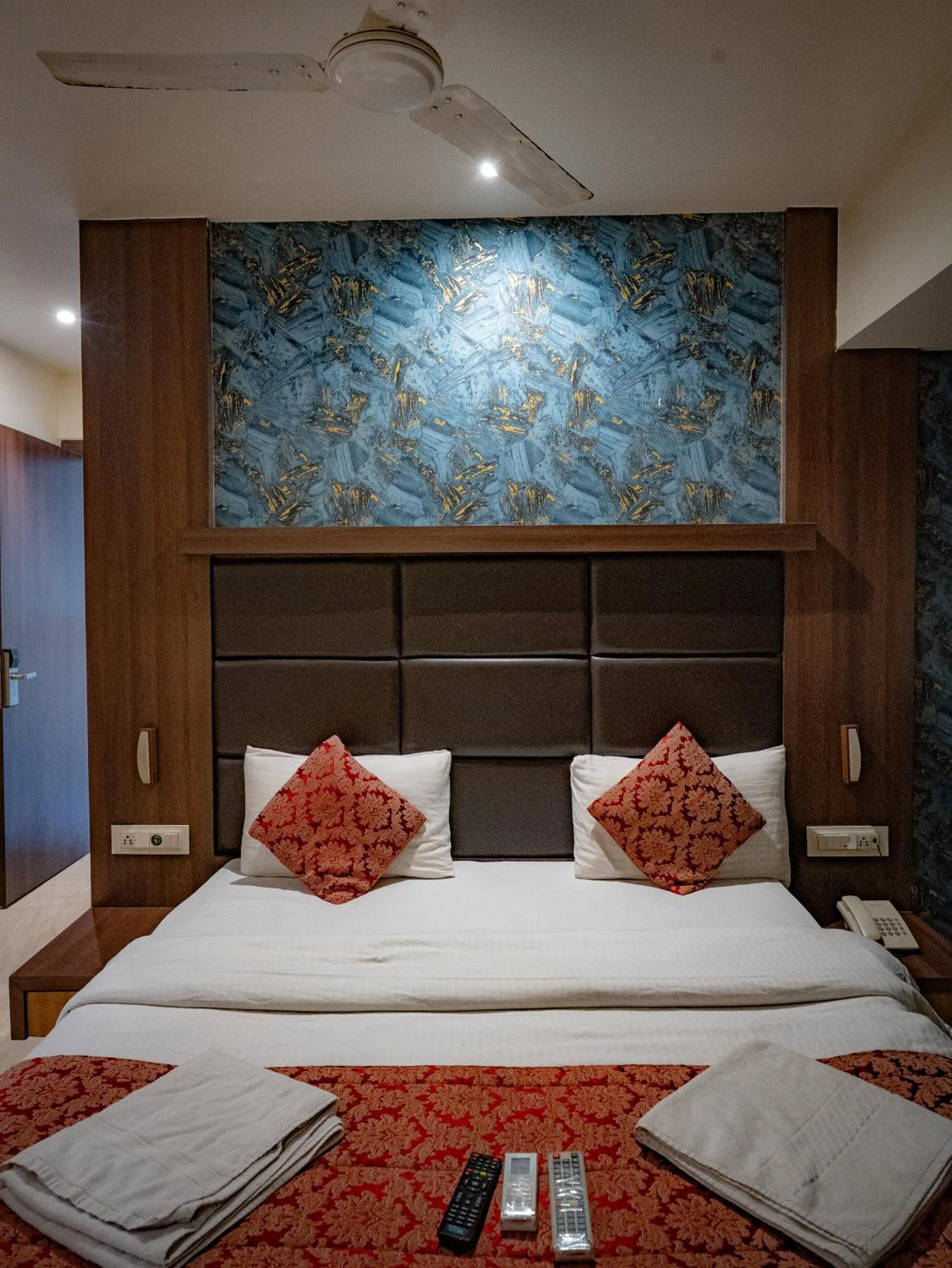 Bed in Hotel Mourya Residency