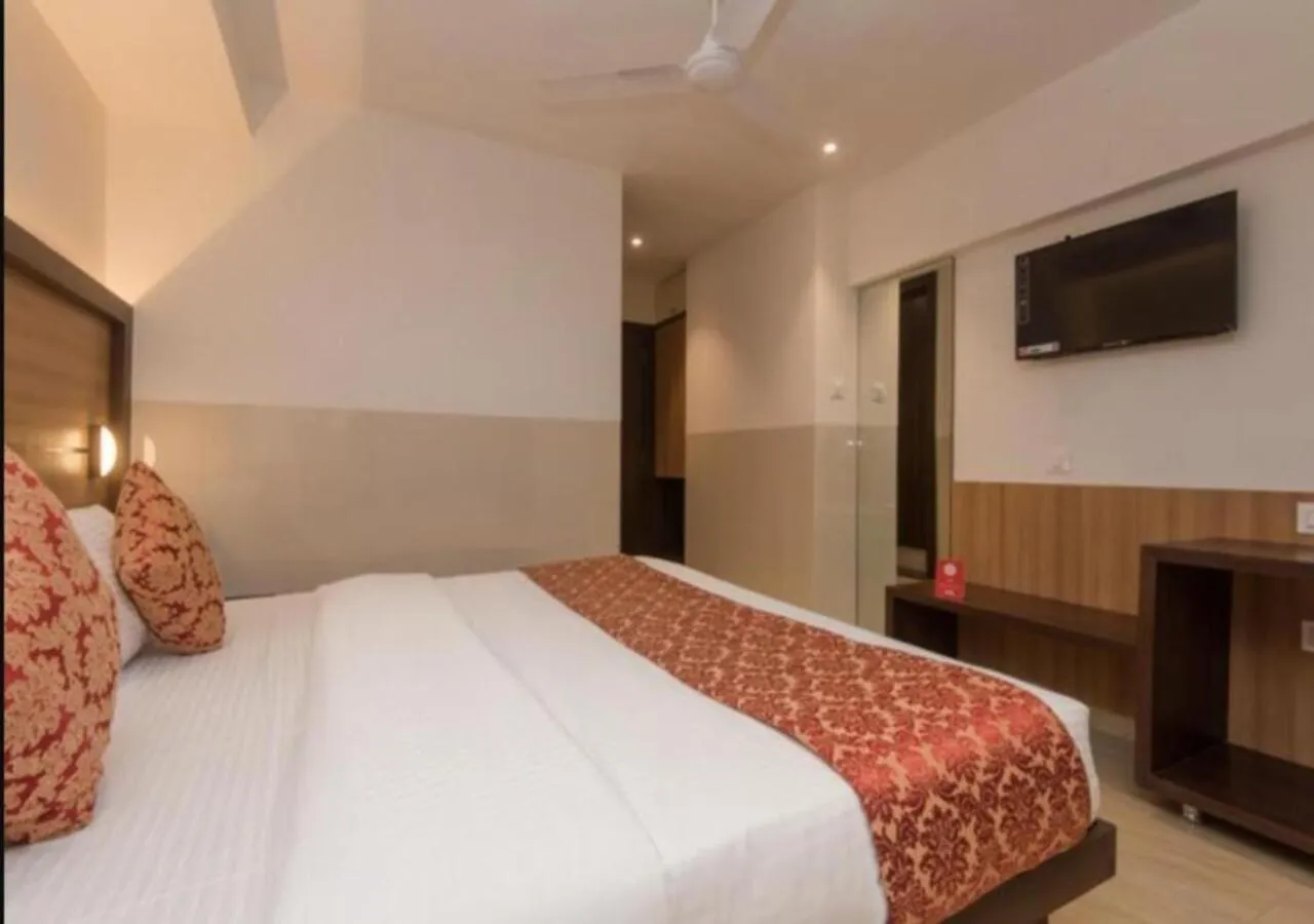 Bed in Hotel Mourya Residency