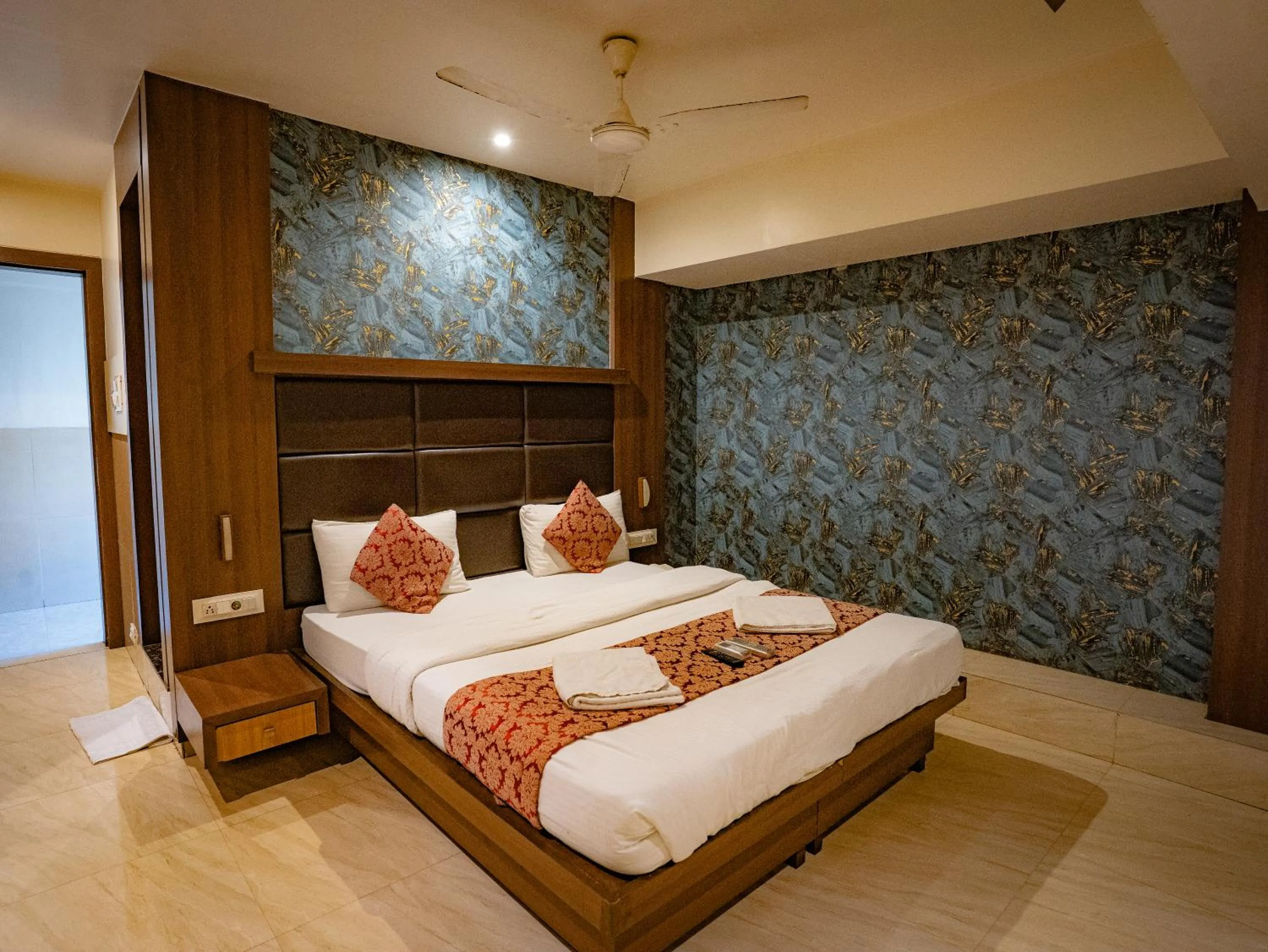 Bed in Hotel Mourya Residency
