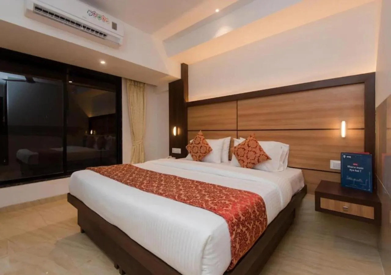 Bedroom, Bed in Hotel Mourya Residency