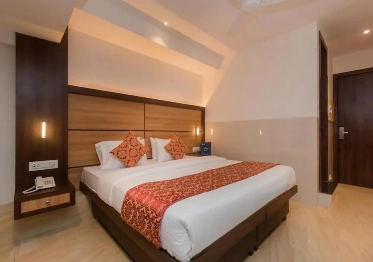 Bedroom, Bed in Hotel Mourya Residency