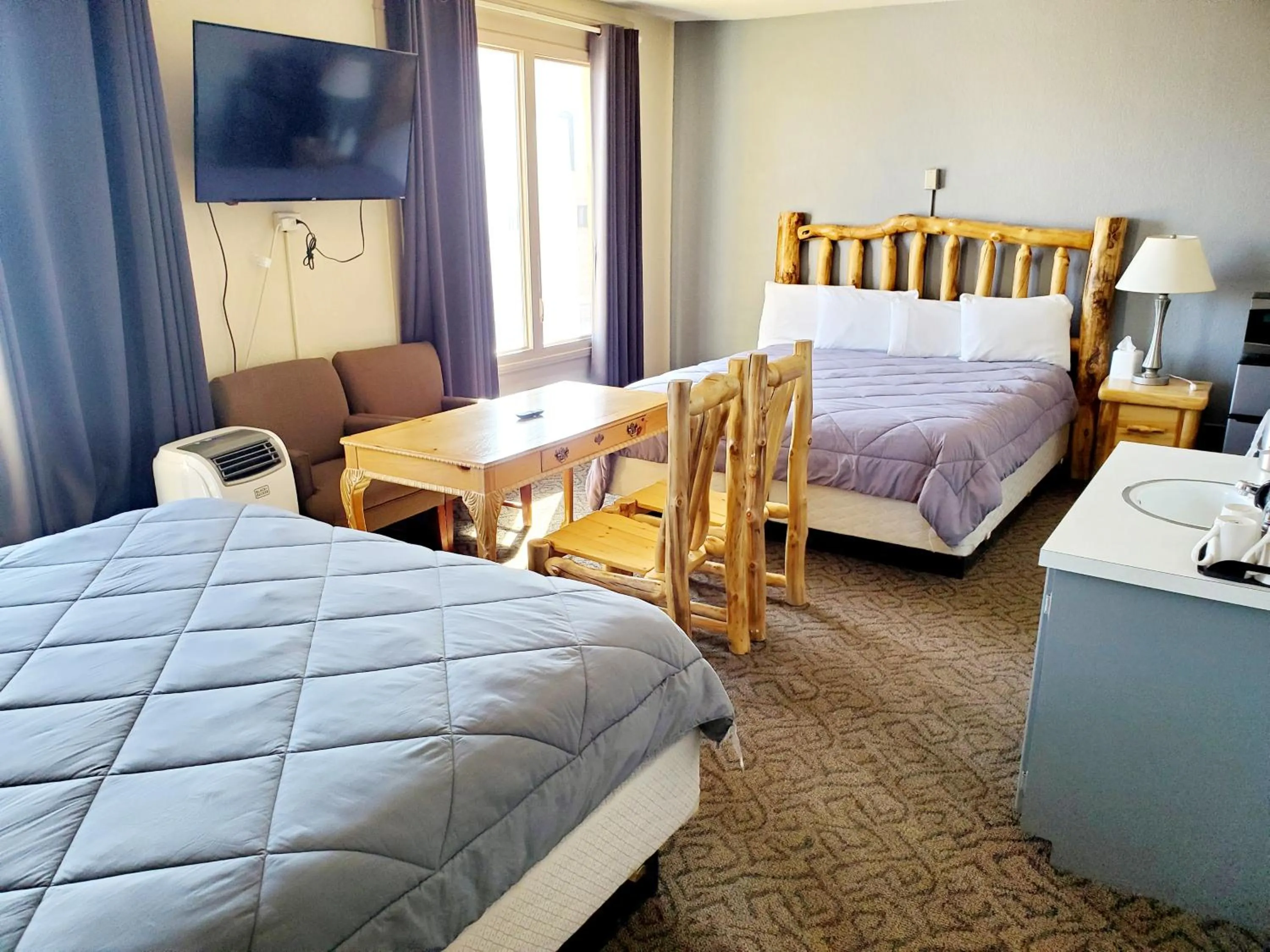 Bed in Monte Villa Hotel