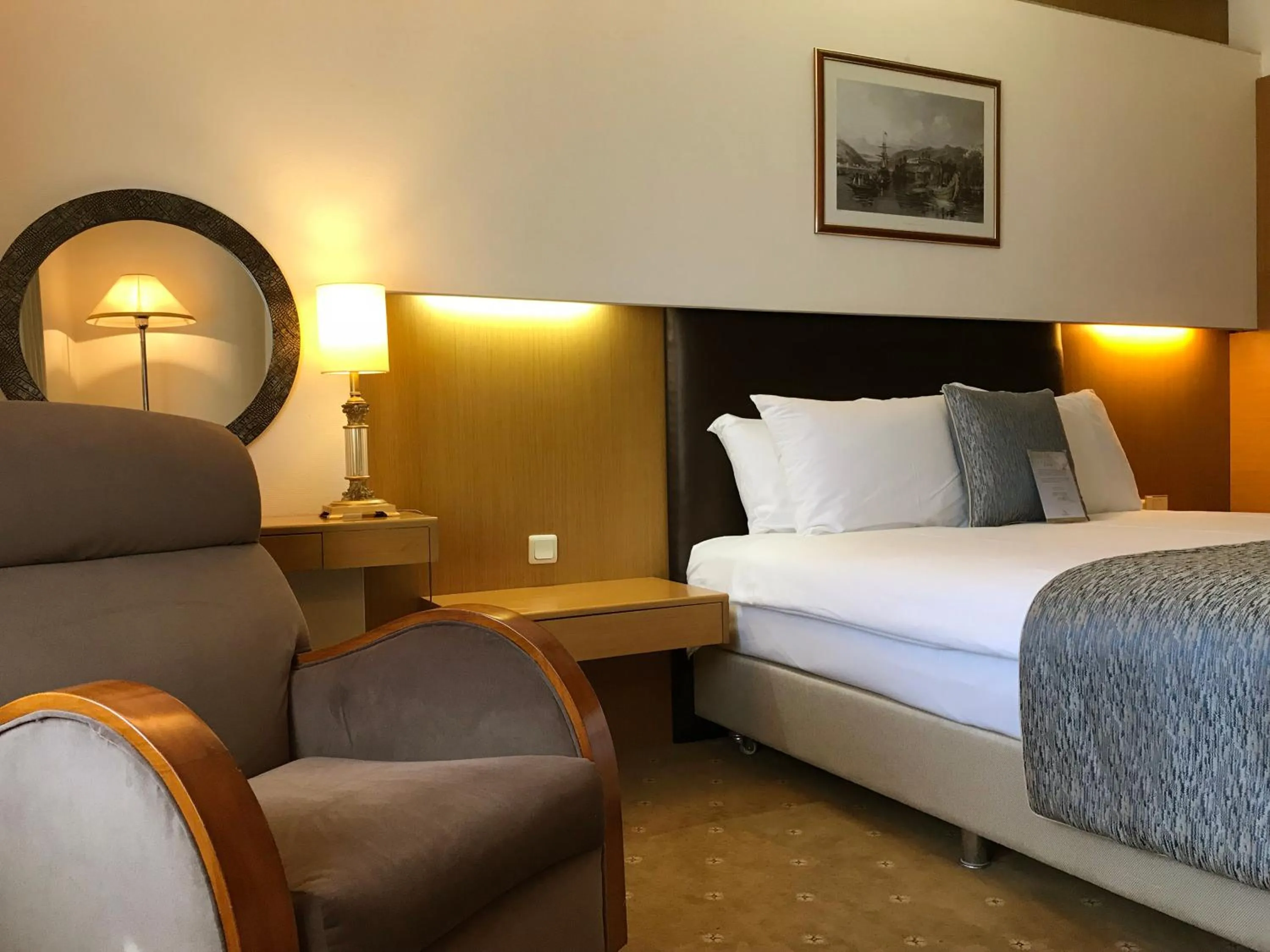 Photo of the whole room, Bed in Surmeli Istanbul Hotel