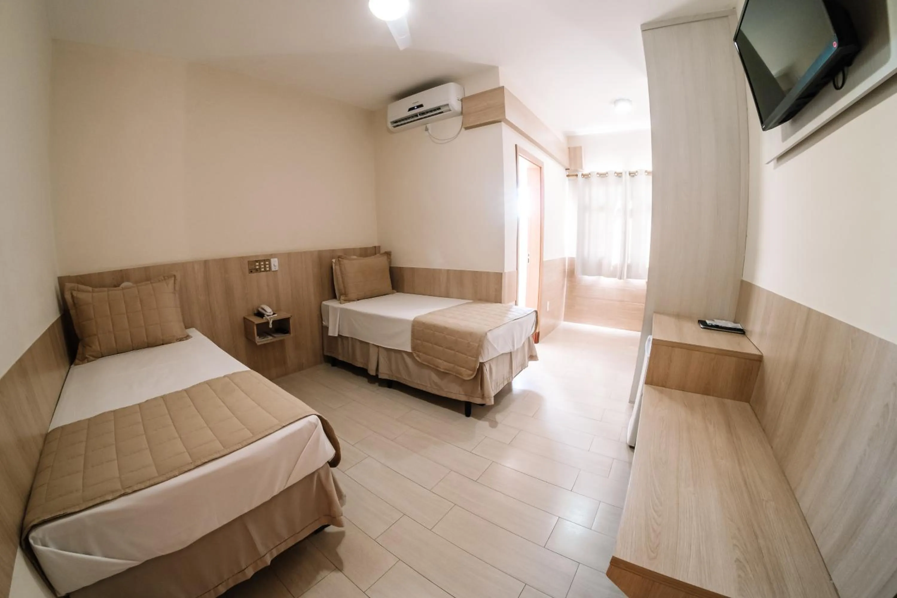 Bedroom, Bed in Ferian Plaza Hotel