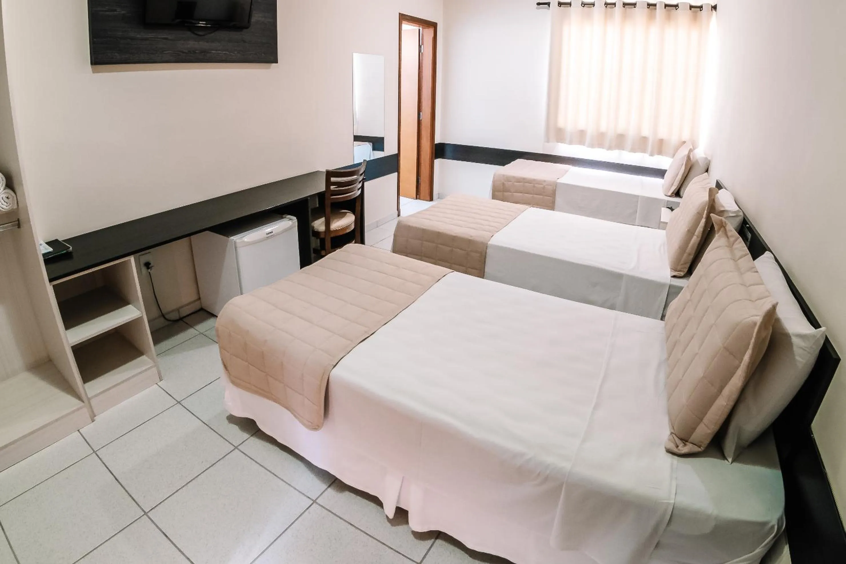 Bedroom, Bed in Ferian Plaza Hotel