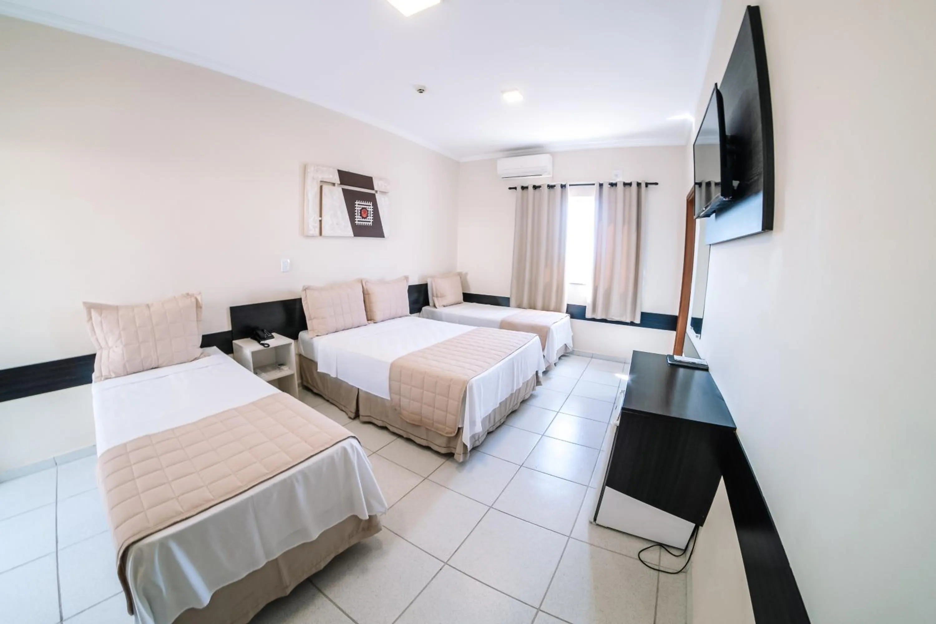 Bedroom, Bed in Ferian Plaza Hotel