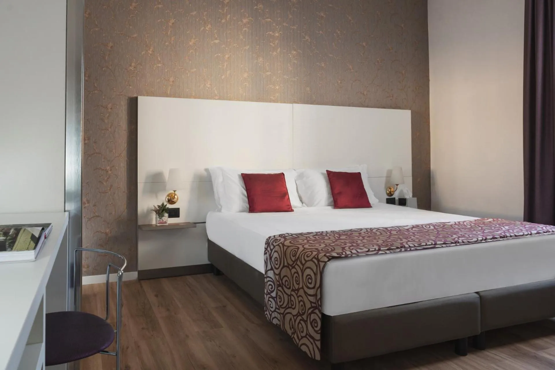 Photo of the whole room, Bed in Hotel Re Enzo