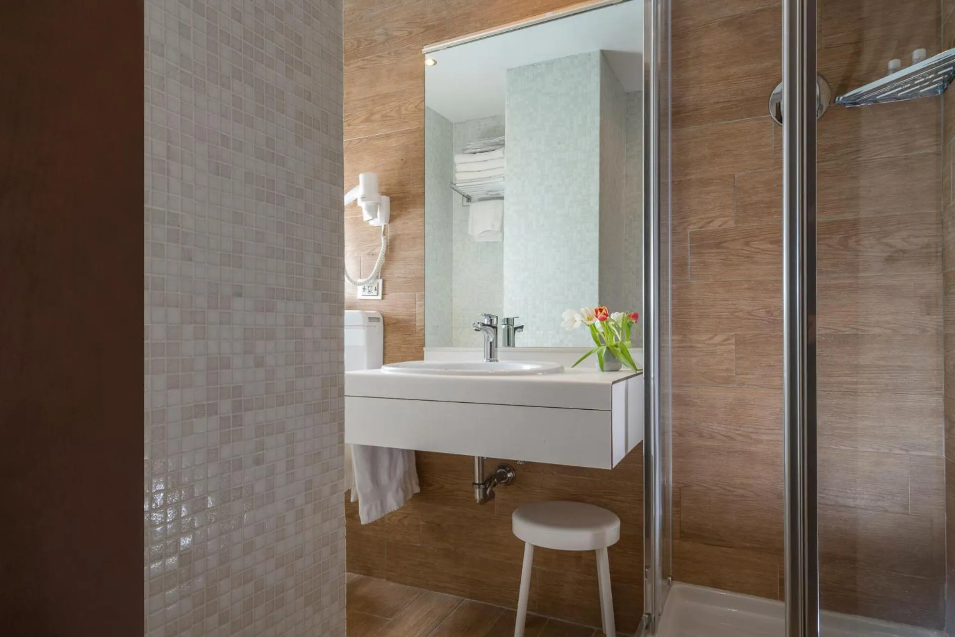 Bathroom in Hotel Re Enzo